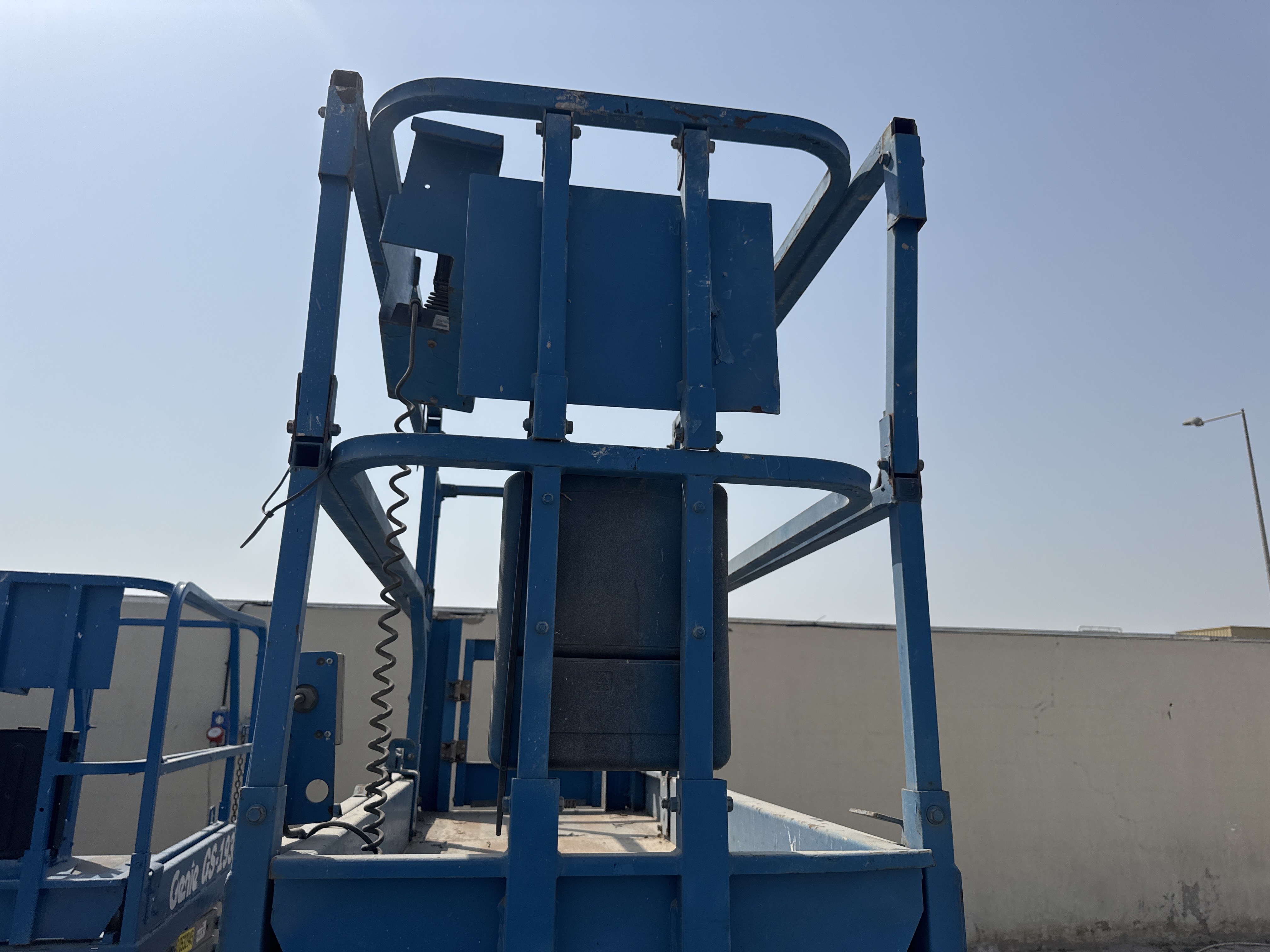 SLA-005-Genie-GS-3232-Scissor-lifts-inspection-Structure-Guard-rail-1