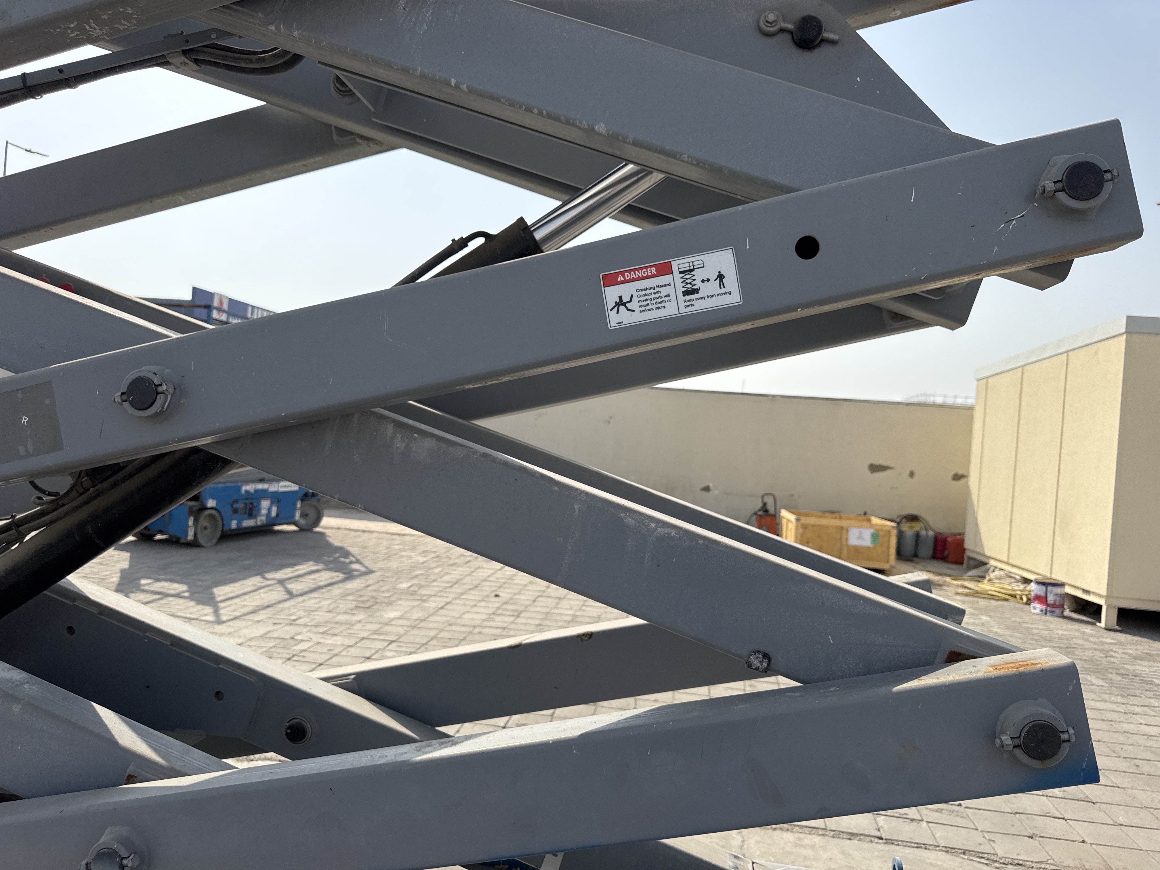 SLA-005-Genie-GS-3232-Scissor-lifts-inspection-Structure-Scissor-arms-1