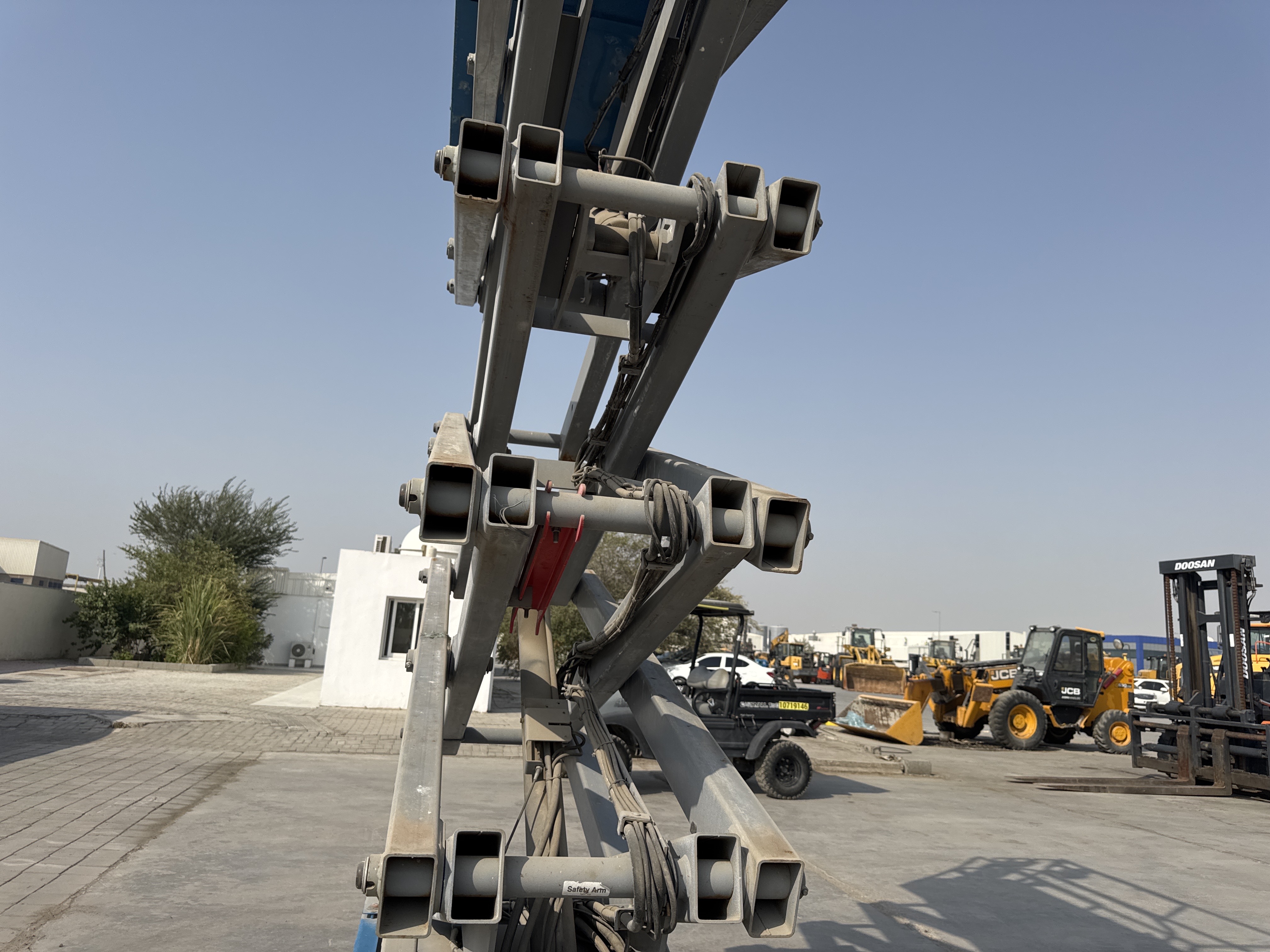 SLA-005-Genie-GS-3232-Scissor-lifts-inspection-Structure-Scissor-arms-1