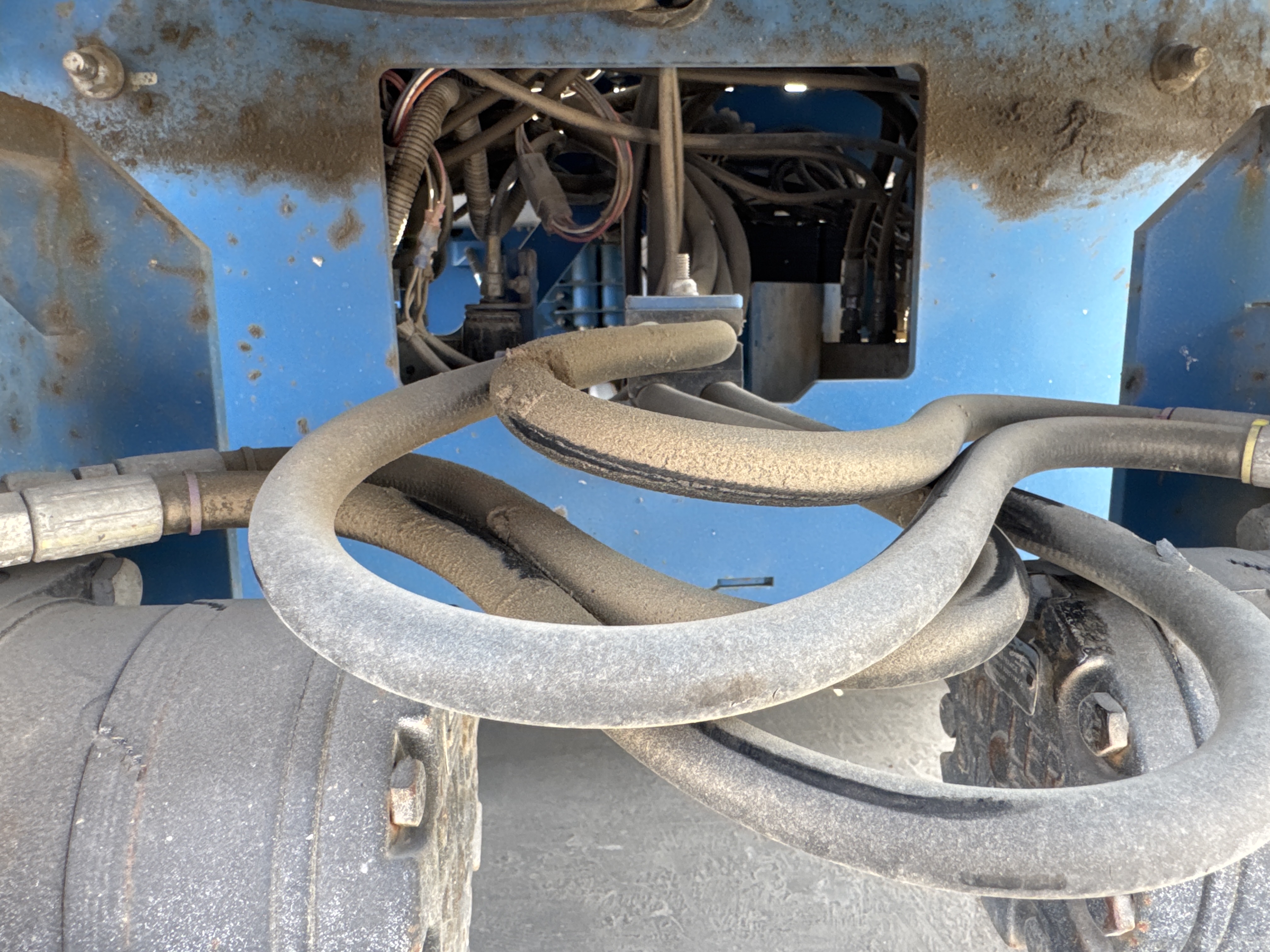 SLA-005-Genie-GS-3232-Scissor-lifts-inspection-Hydraulics-Hydraulic-hoses-and-lines-1