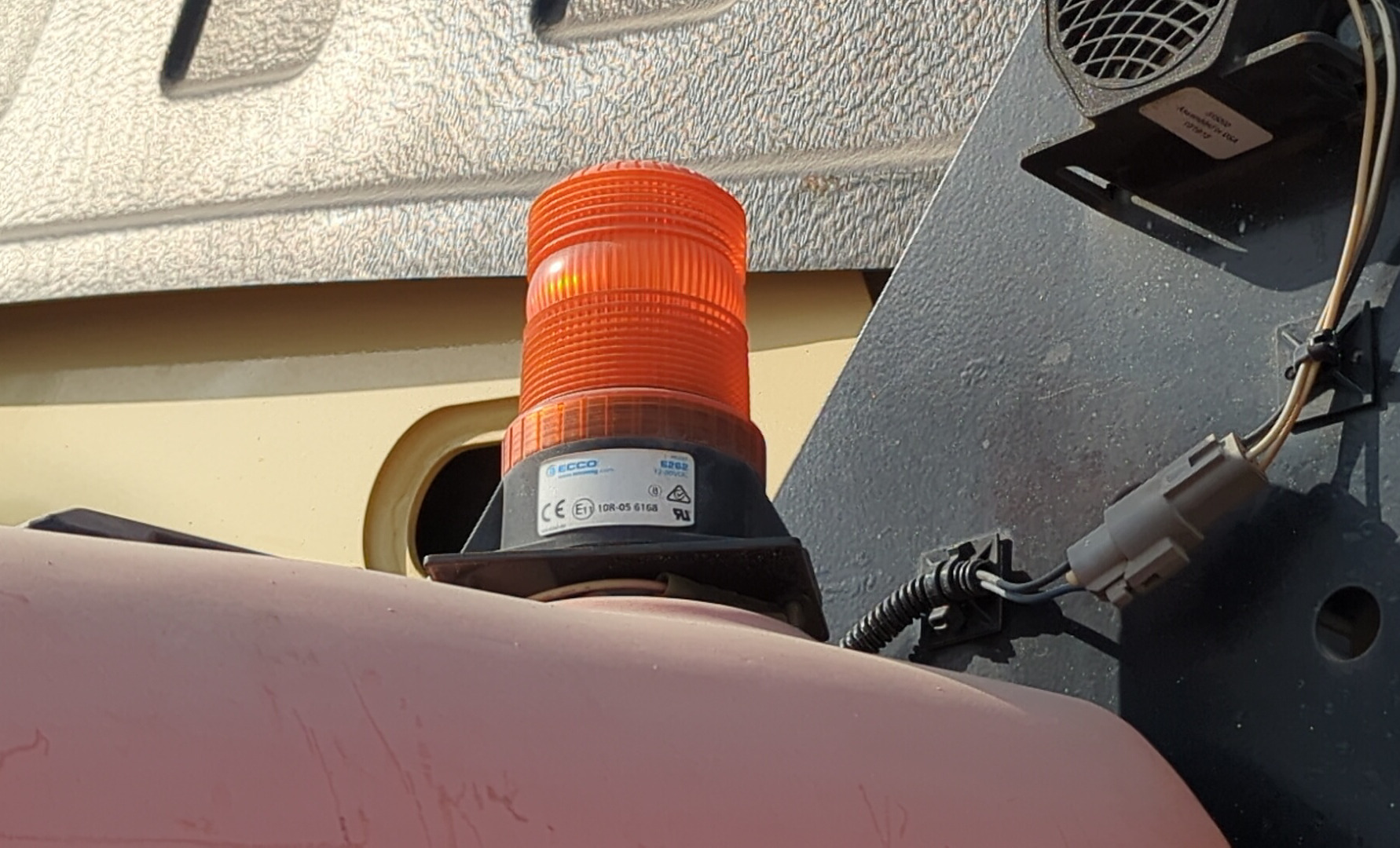 BLA-009-JLG-600S-Boom-lifts-inspection-Electronic-Lights-and-signals-1