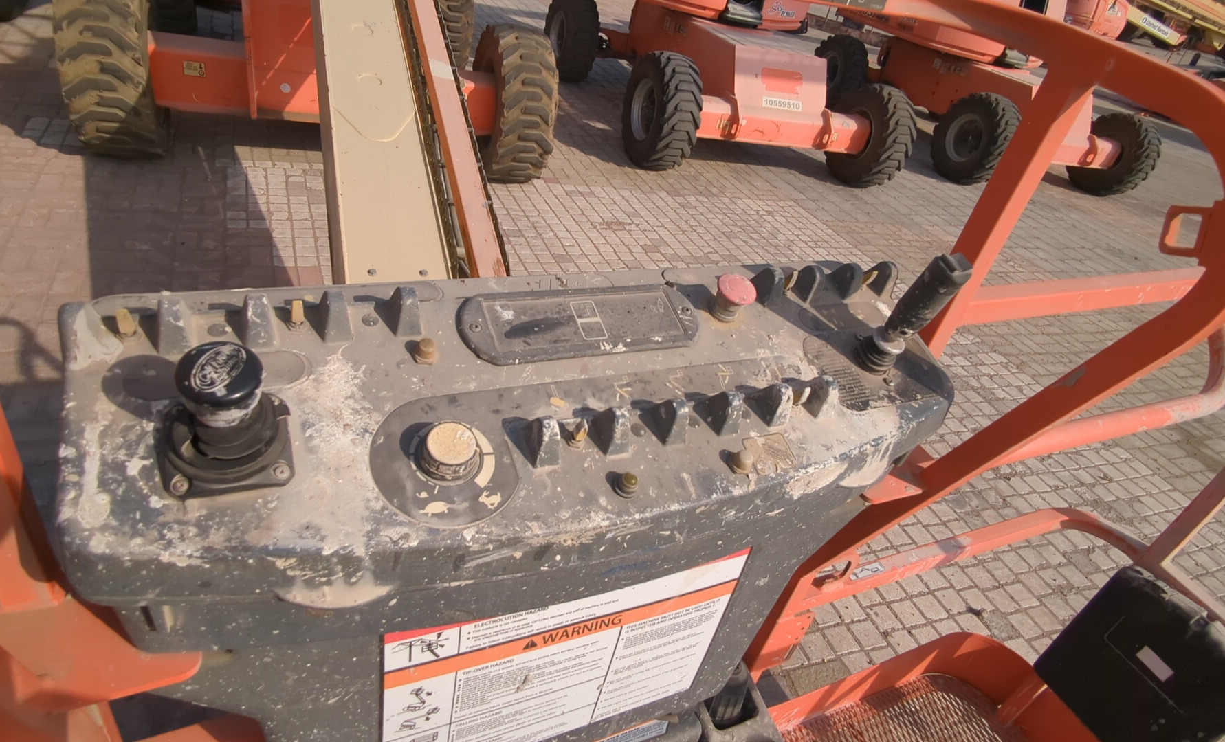 BLA-009-JLG-600S-Boom-lifts-inspection-Cabin-Platform-control-1