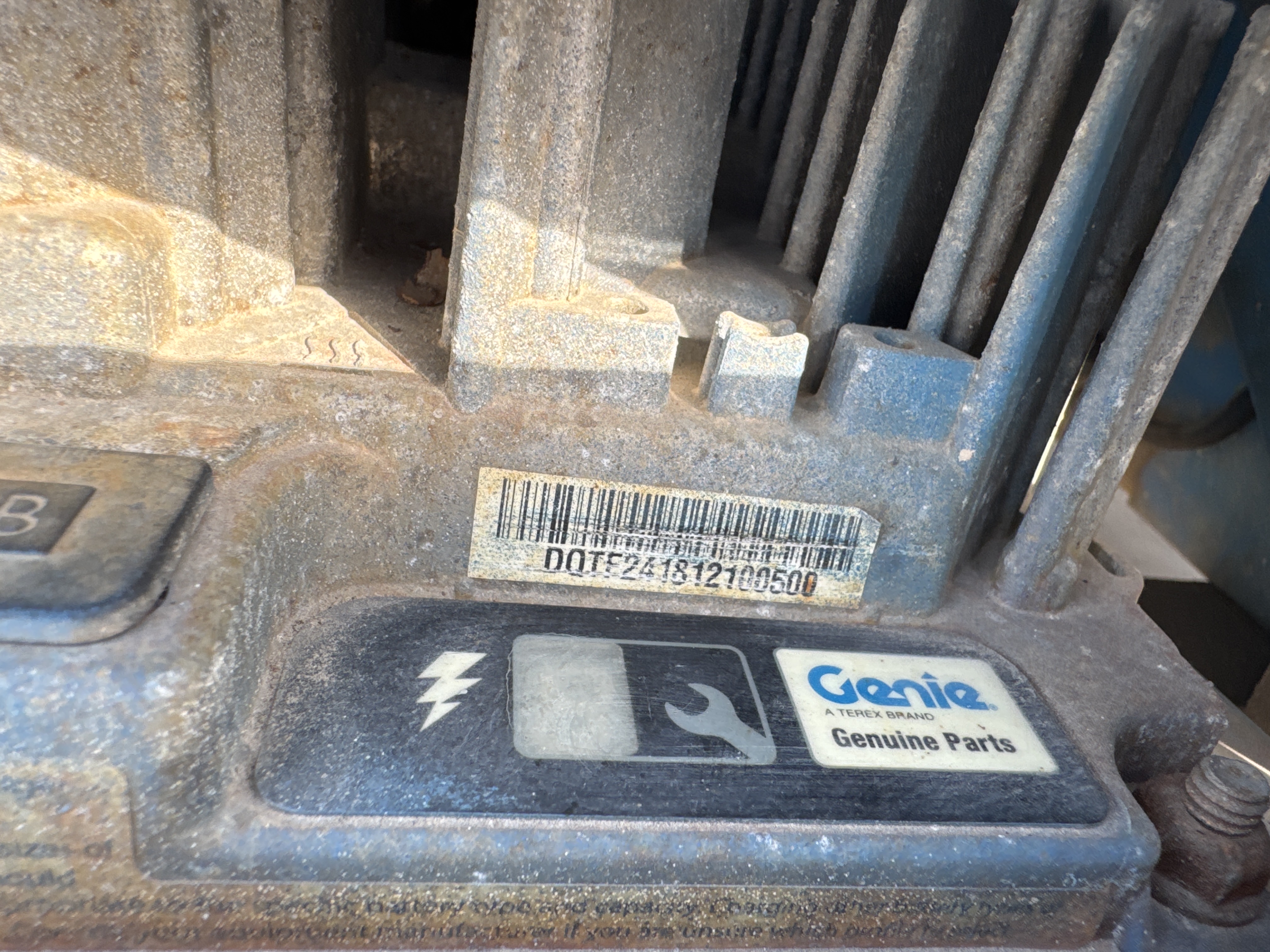 SLA-005-Genie-GS-3232-Scissor-lifts-inspection-Electronics-Battery-and-charging-system-1