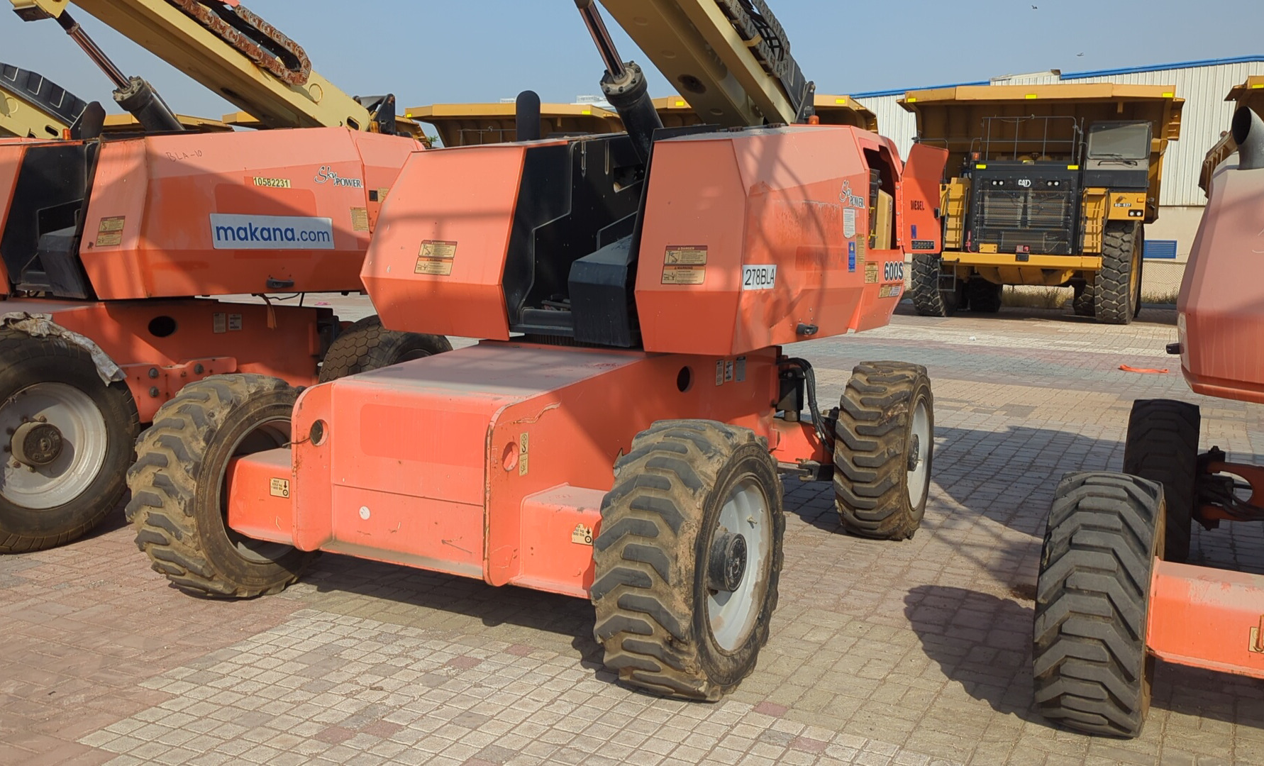 BLA-009-JLG-600S-Boom-lifts-inspection-Structure-Paint-1