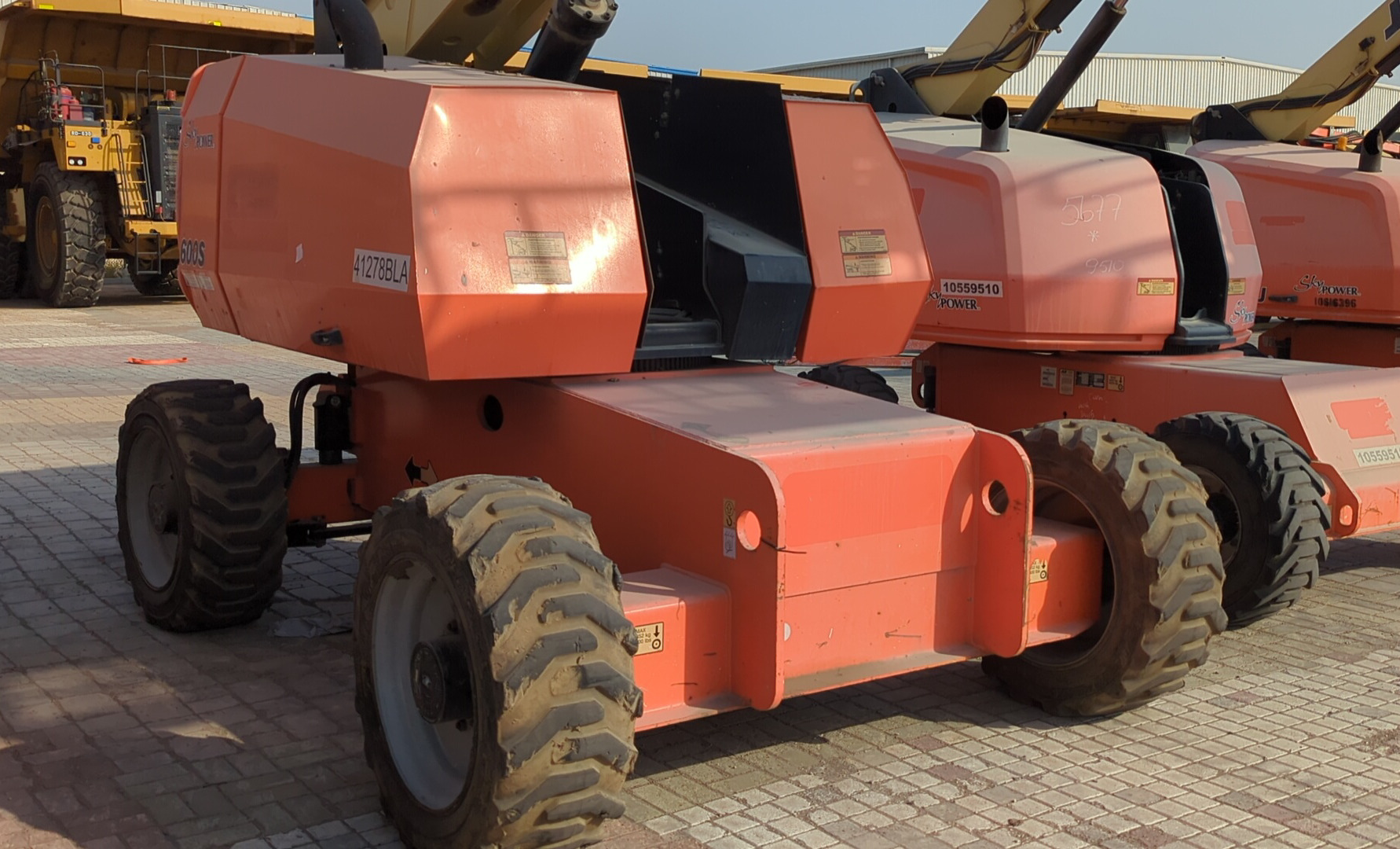 BLA-009-JLG-600S-Boom-lifts-inspection-Structure-Paint-1