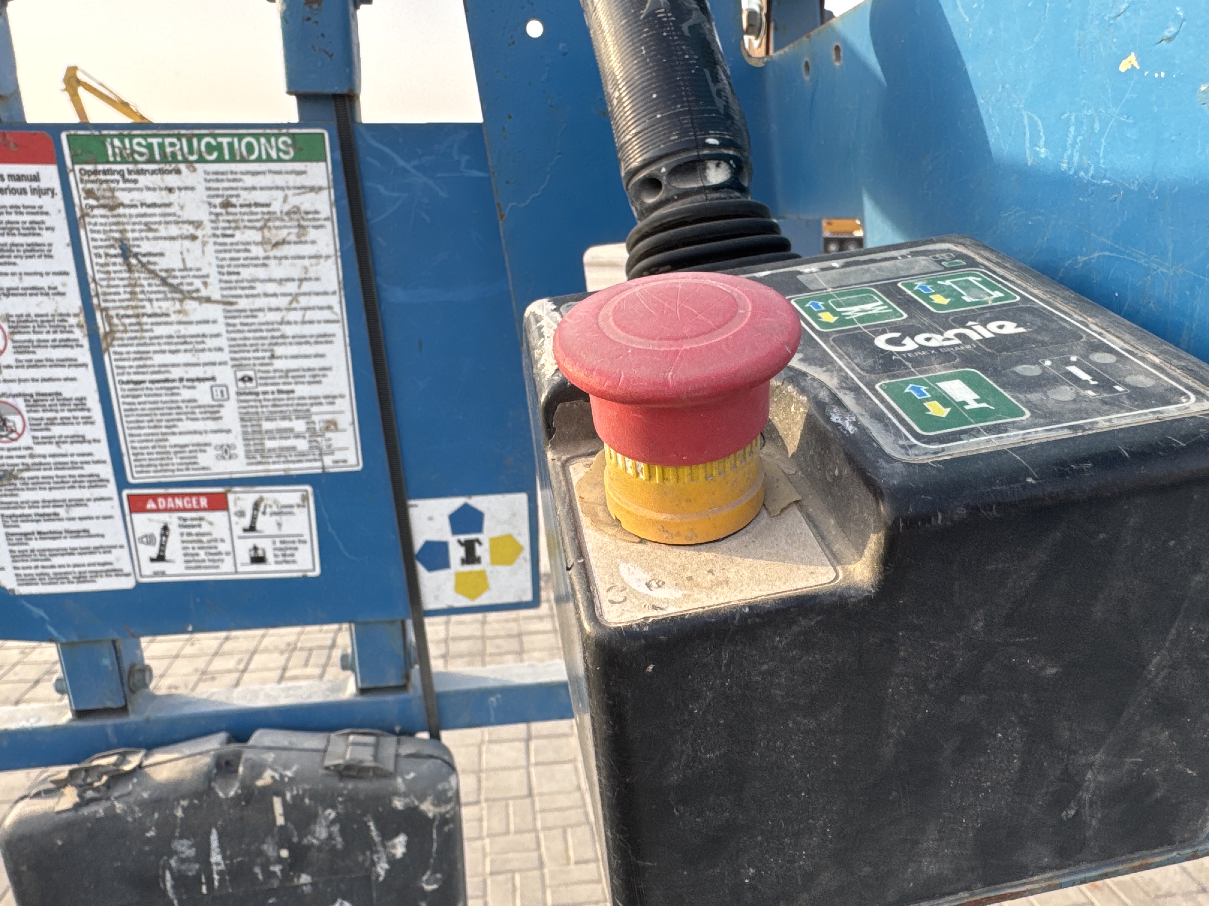 SLA-005-Genie-GS-3232-Scissor-lifts-inspection-Safety-Emergency-brake-1