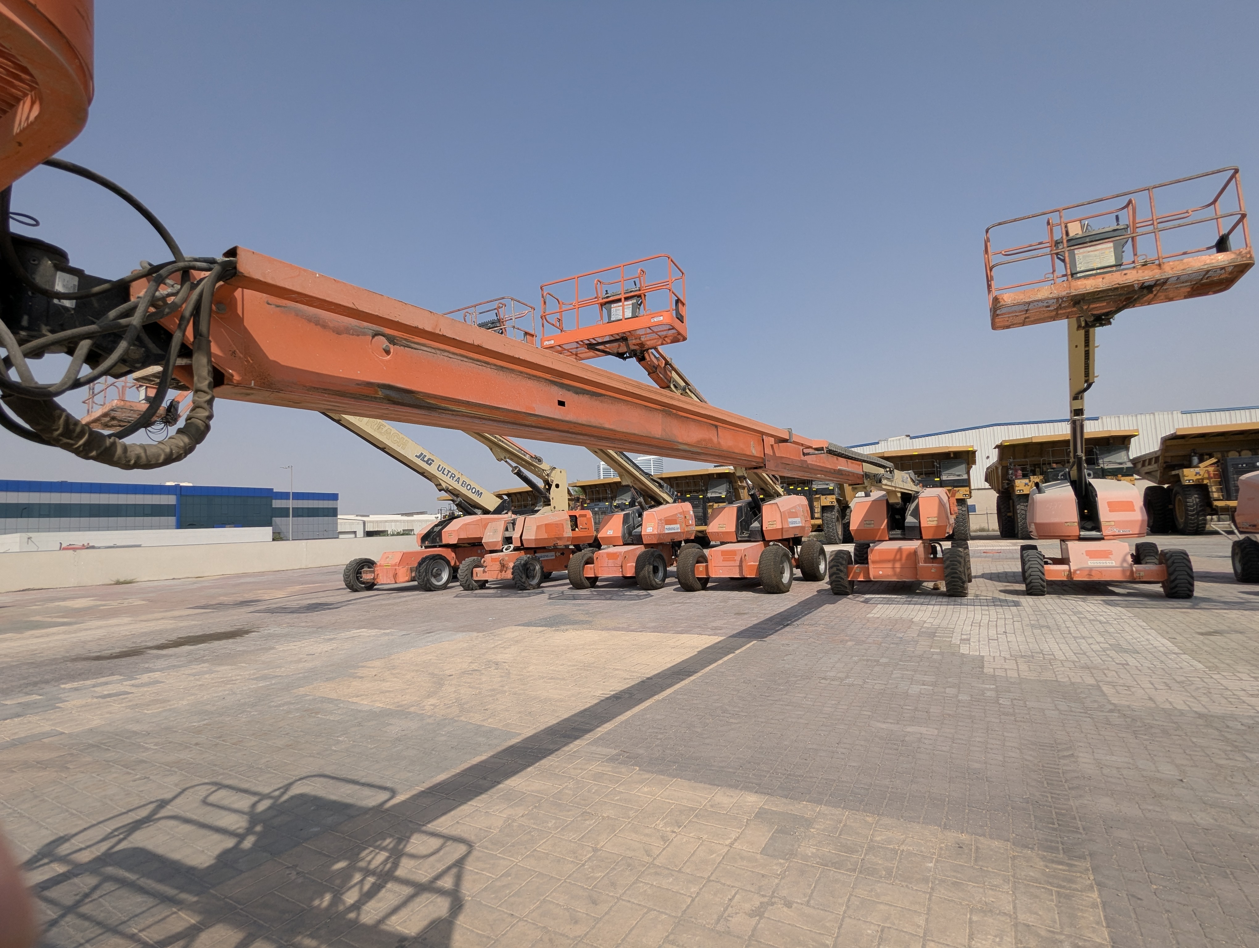 BLA-009-JLG-600S-Boom-lifts-inspection-Chassis-Telescopic-boom-1