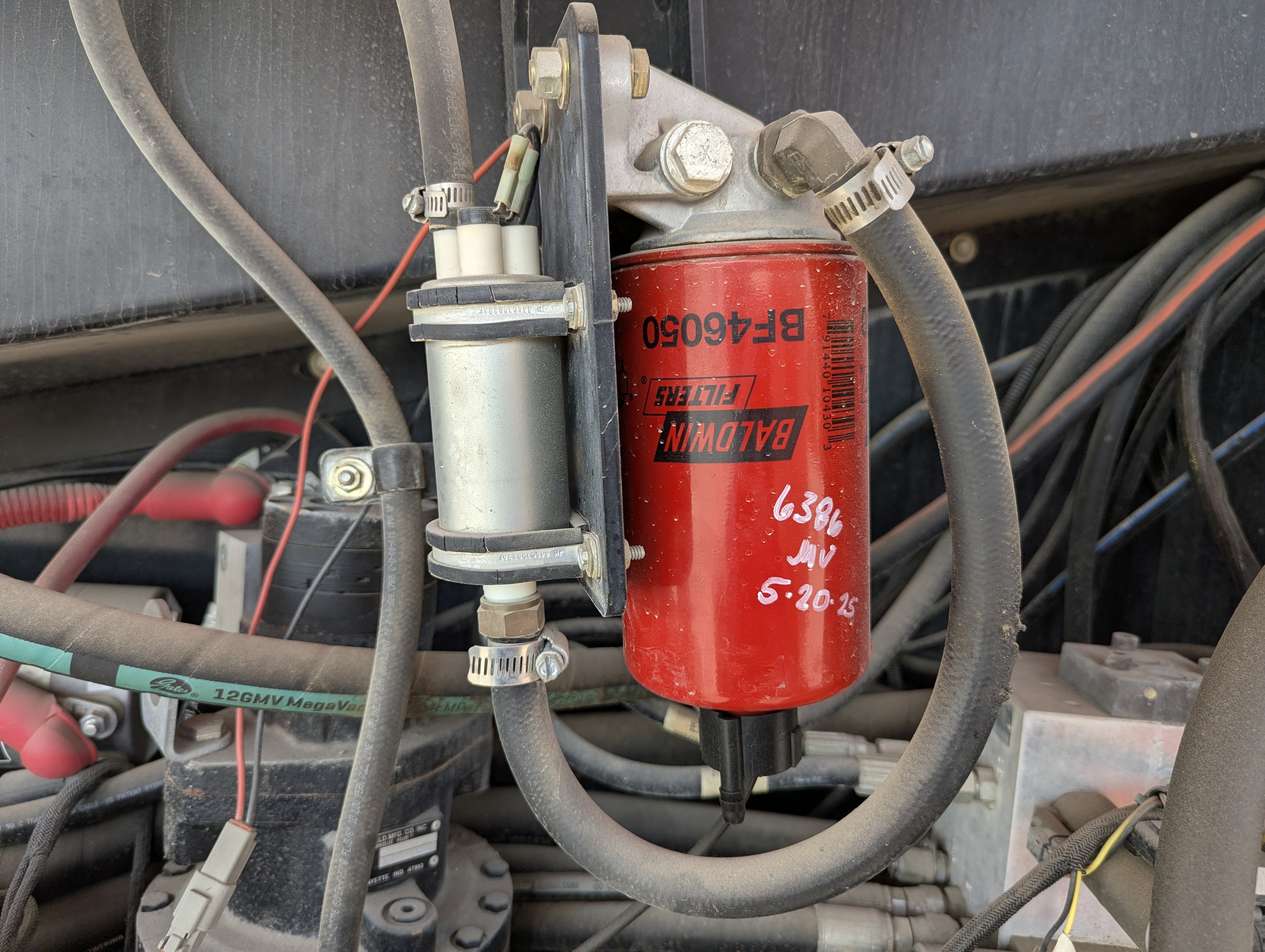 BLA-009-JLG-600S-Boom-lifts-inspection-Engine-Fuel-leaks-1
