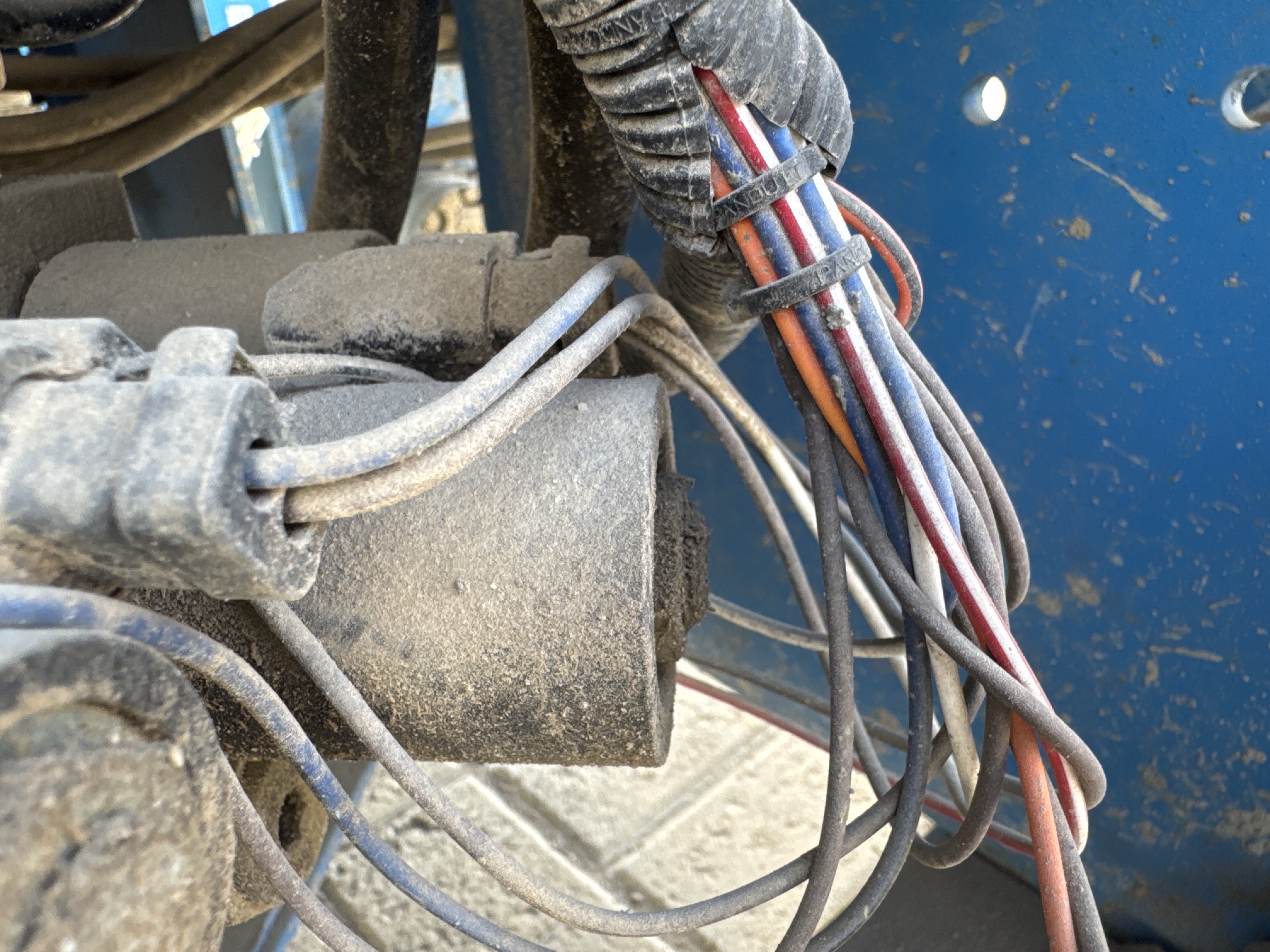 SLA-003-Genie-GS-2646-Scissor-lifts-inspection-Electronics-Main-harness-1