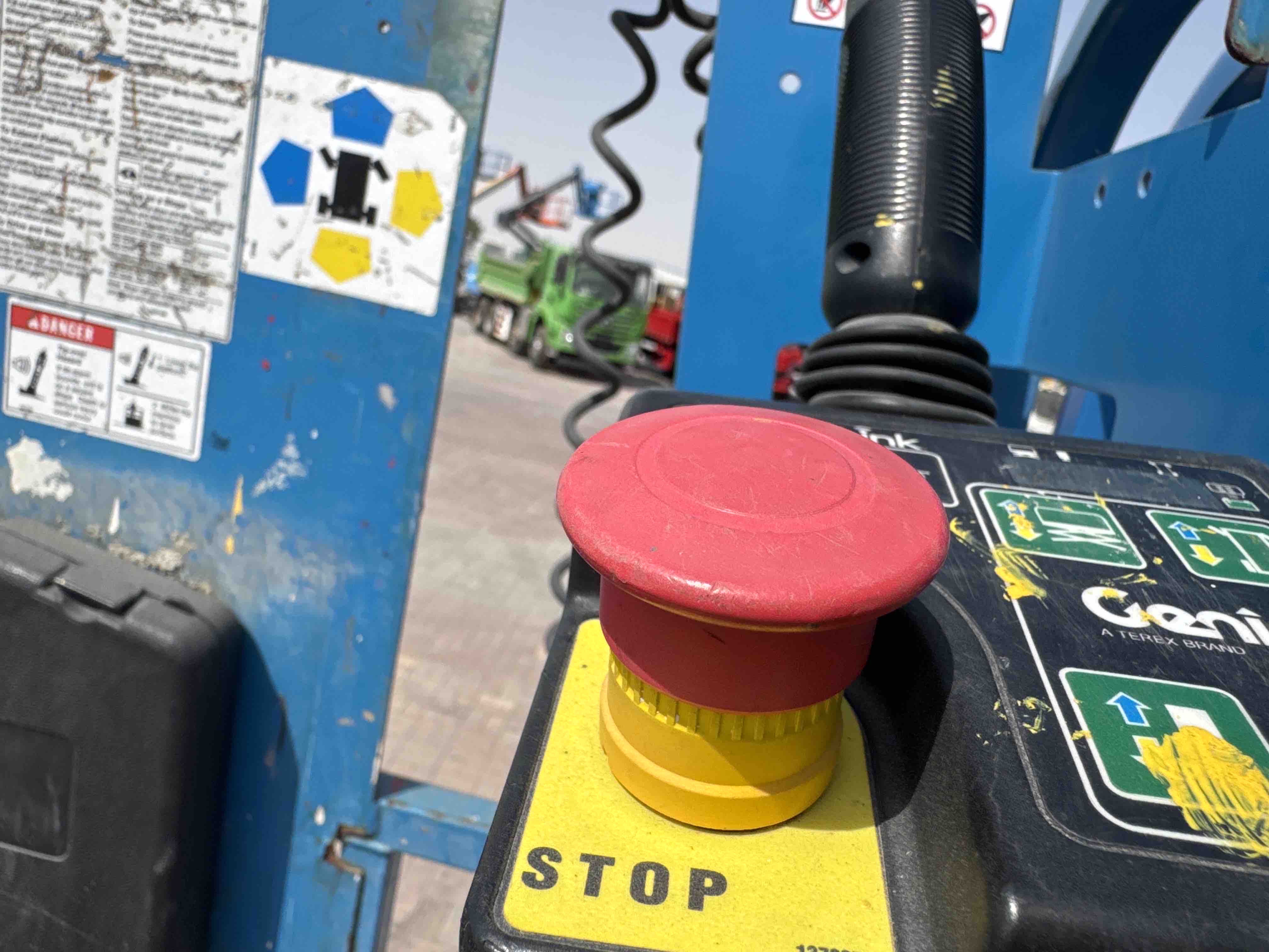 SLA-007-Genie-GS-4047-Scissor-lifts-inspection-Safety-Emergency-brake-1