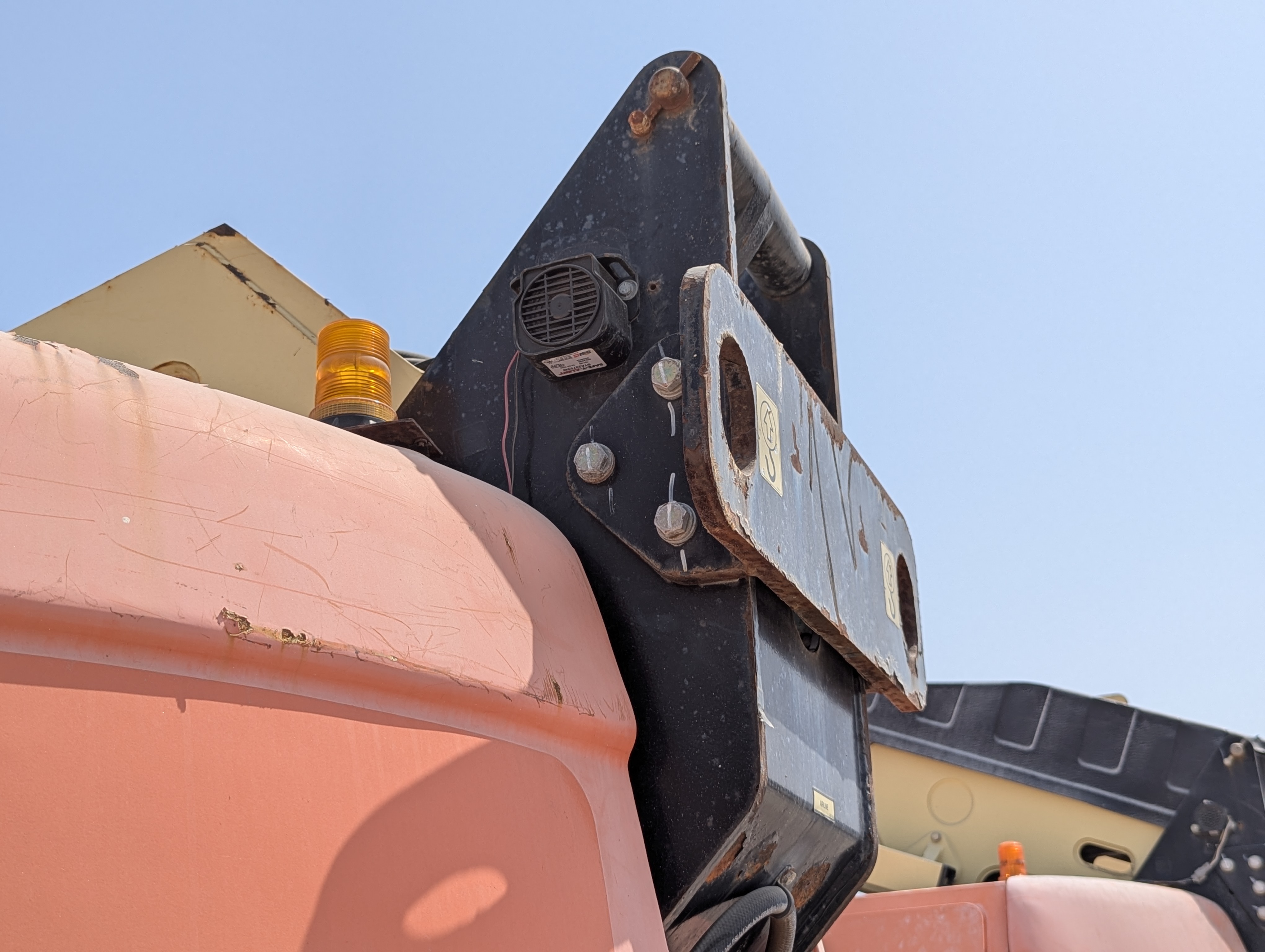 BLA-010-JLG-600S-Boom-lifts-inspection-Chassis-Boom-frame-1