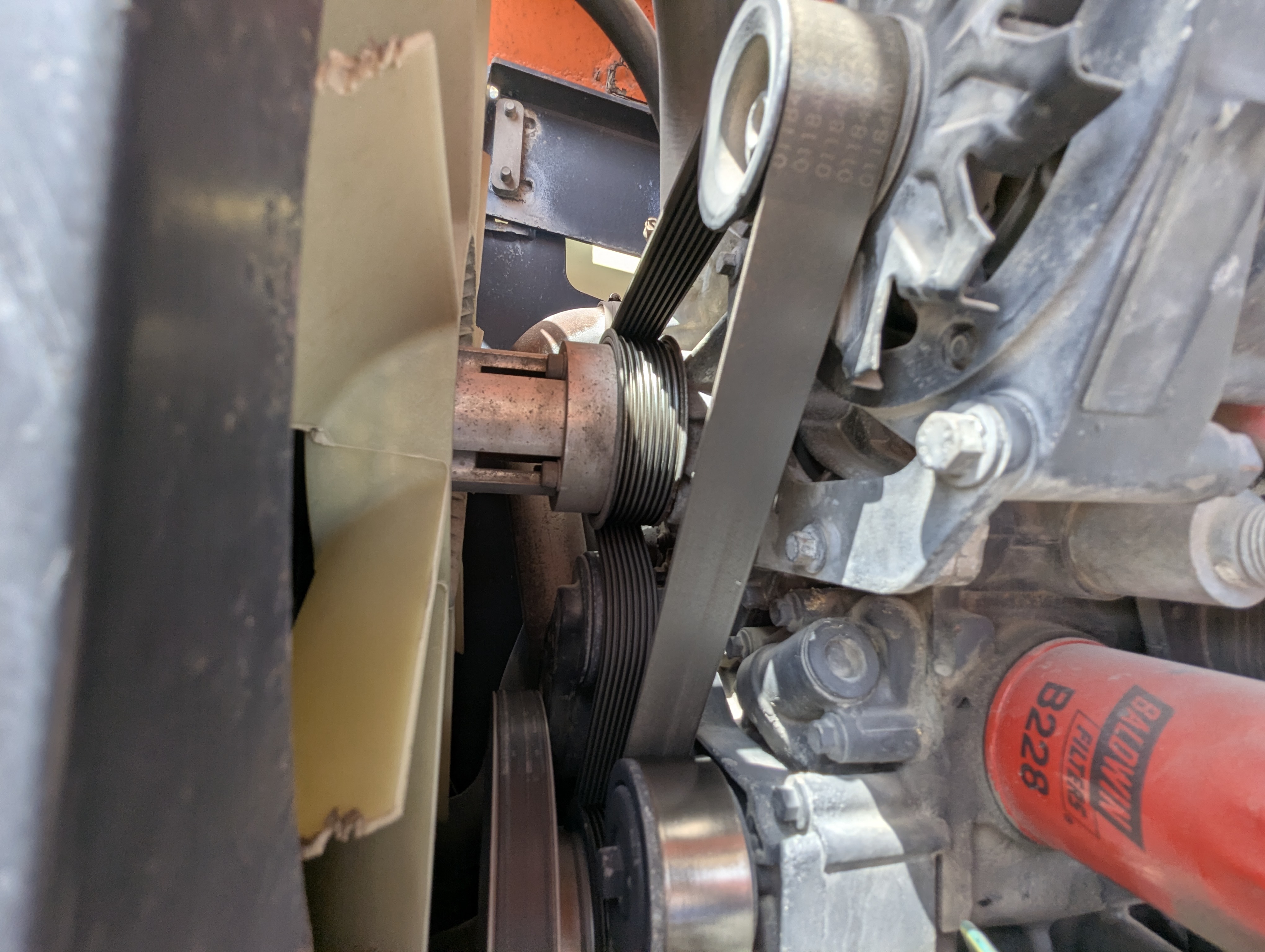 BLA-010-JLG-600S-Boom-lifts-inspection-Engine-Belts-1