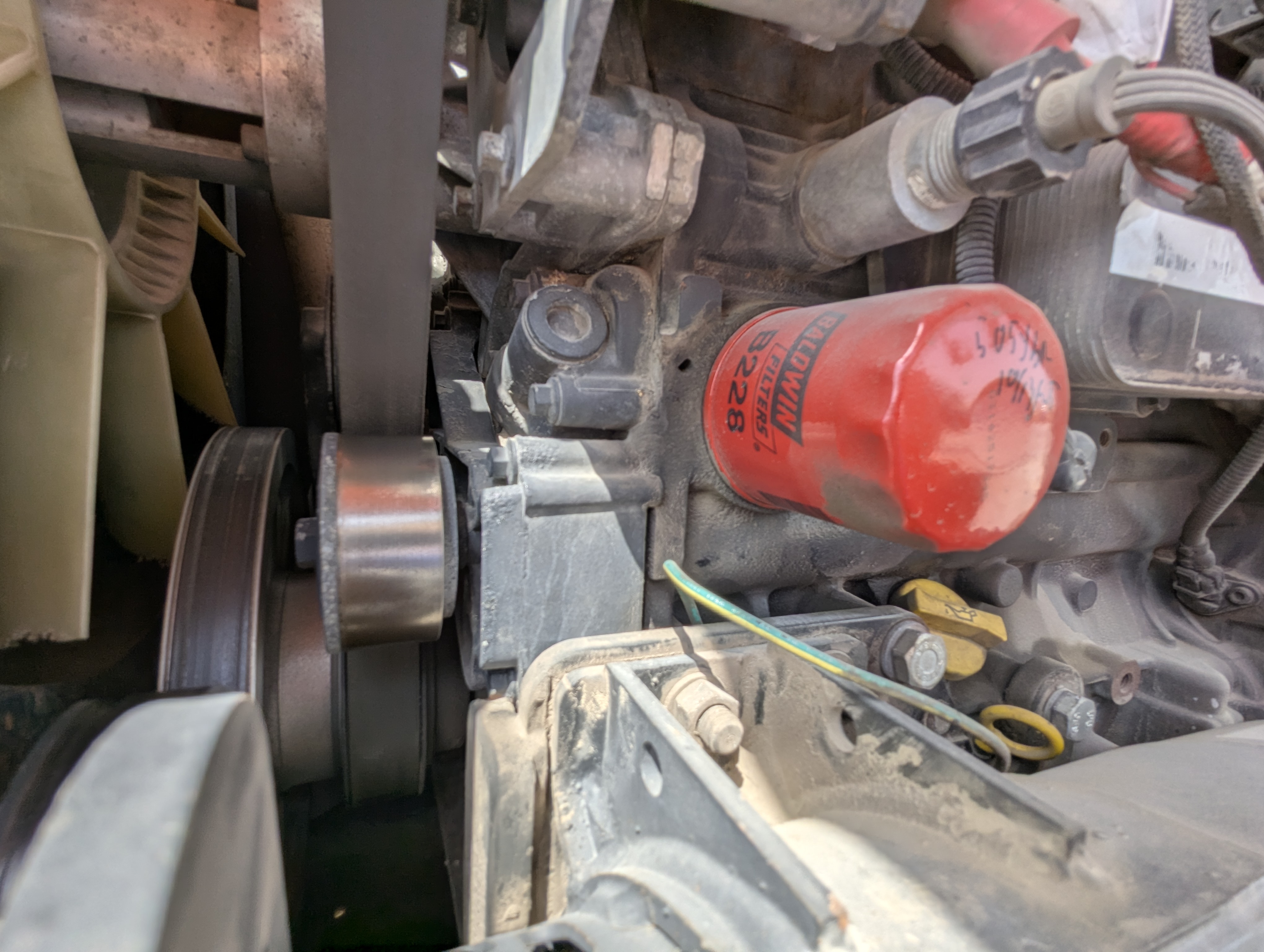 BLA-010-JLG-600S-Boom-lifts-inspection-Engine-Engine-oil-leaks-1