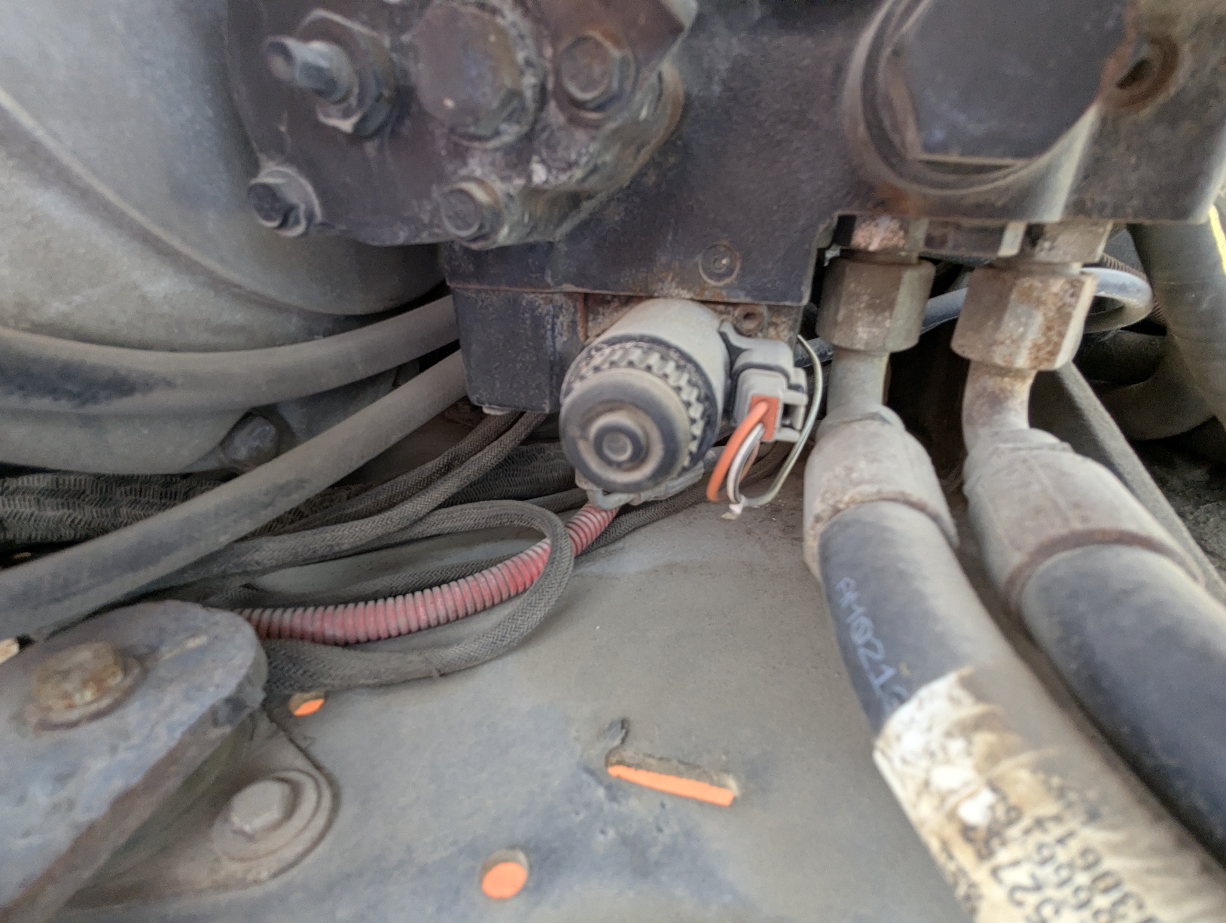 BLA-010-JLG-600S-Boom-lifts-inspection-Hydraulics-Wiring-harness-1