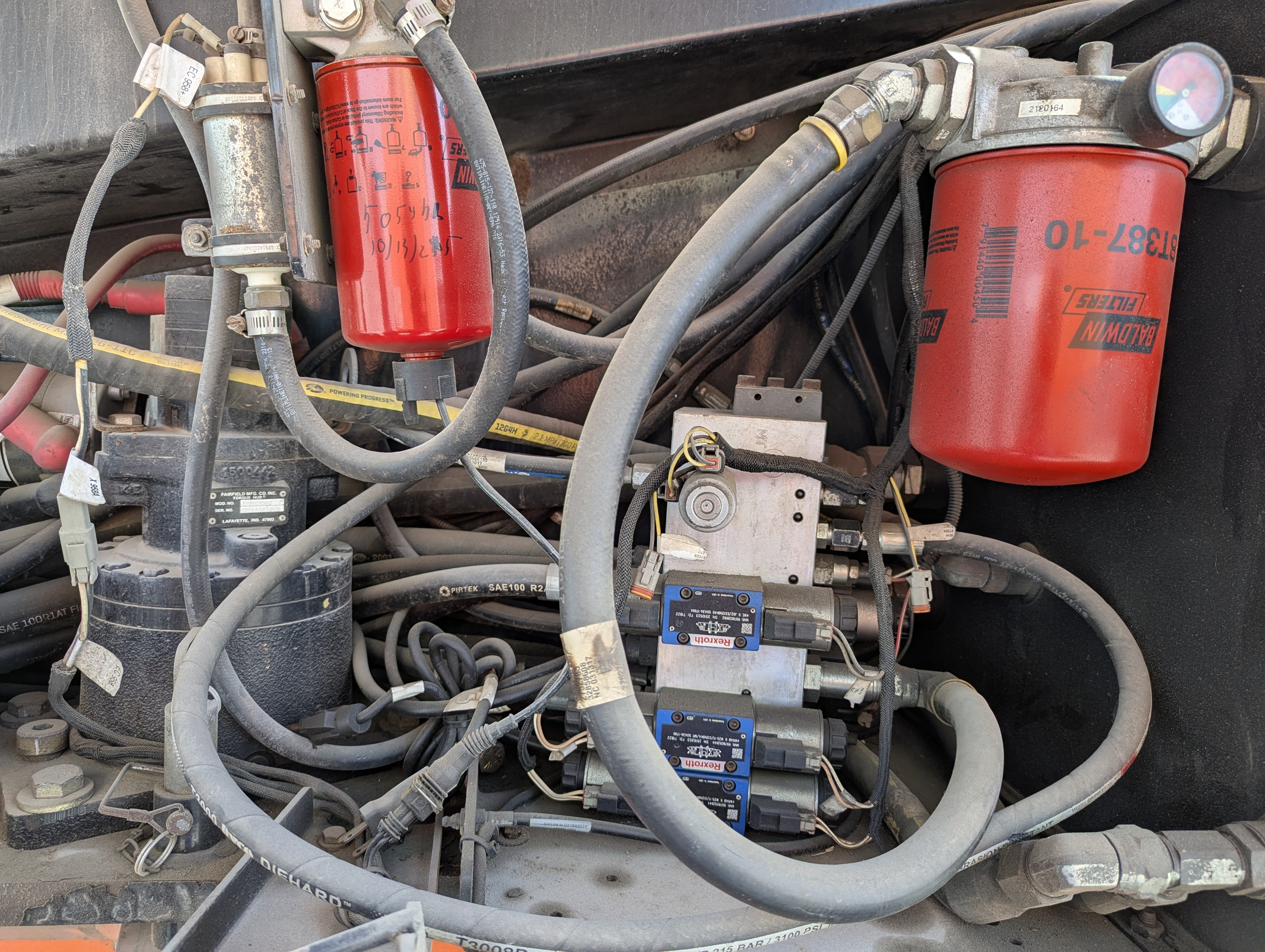 BLA-010-JLG-600S-Boom-lifts-inspection-Hydraulics-Hydraulic-hoses-and-lines-1