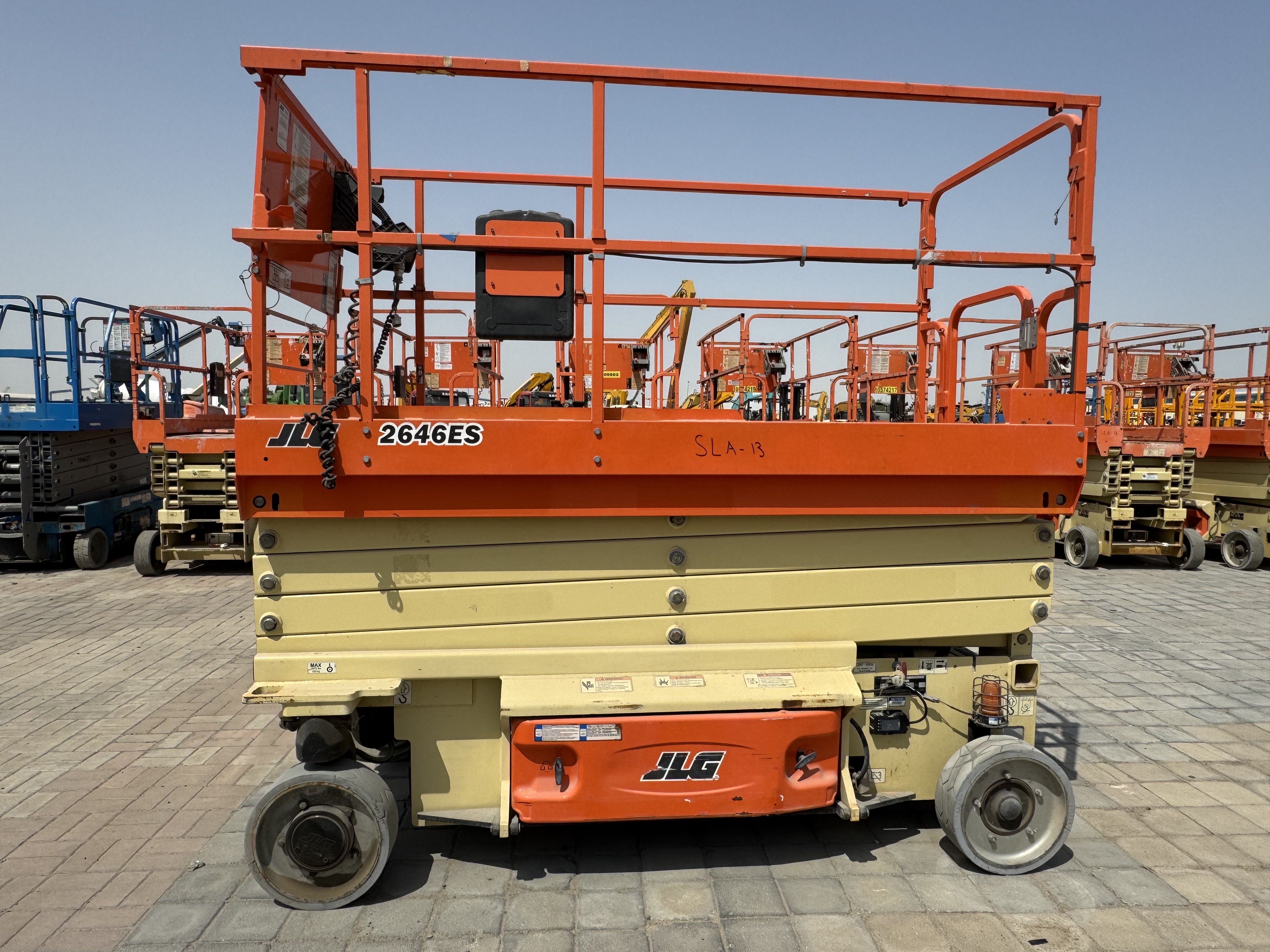 SLA-013-JLG-2646ES-Scissor-lifts-inspection-Structure-Paint-1