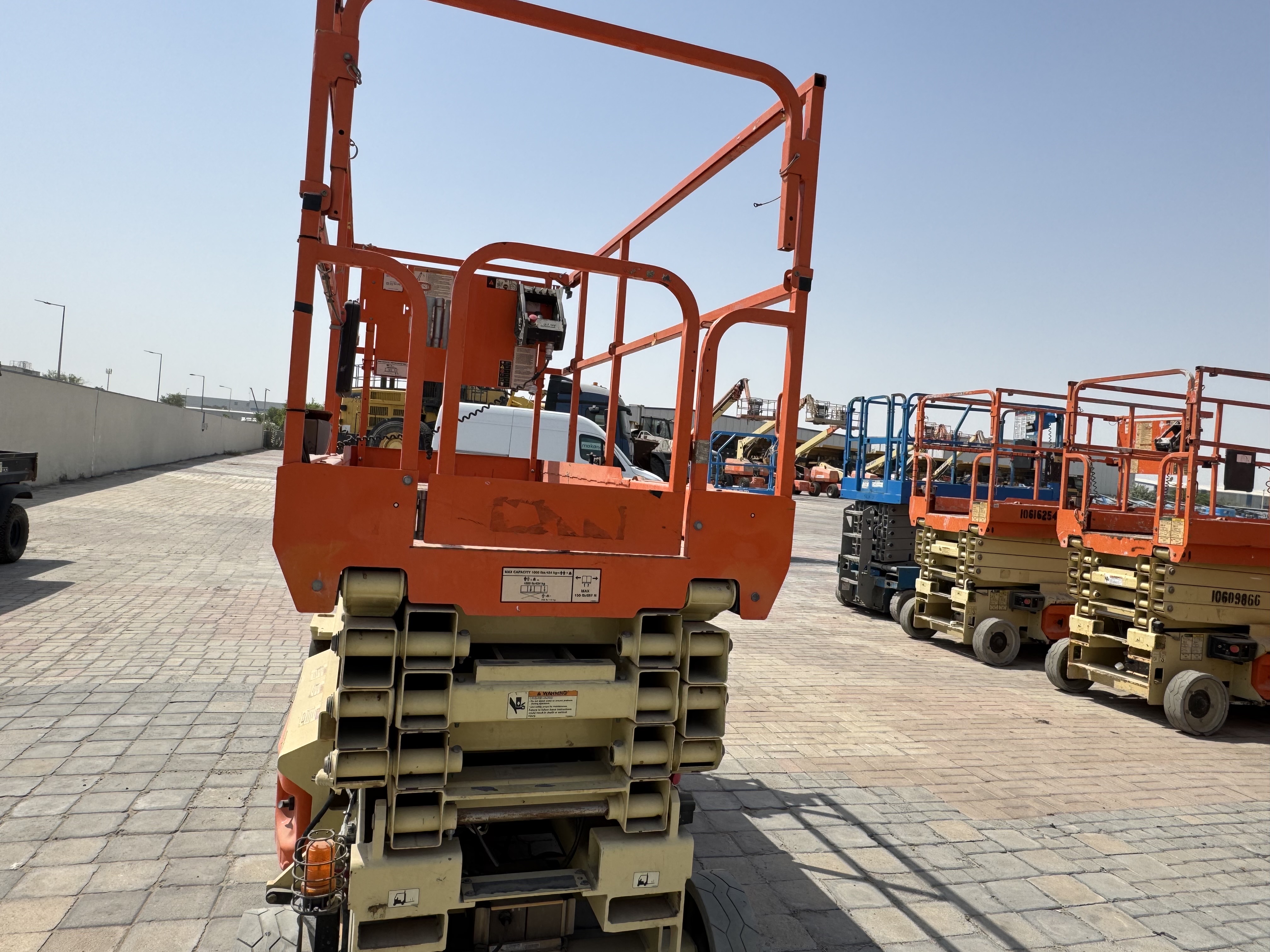 SLA-013-JLG-2646ES-Scissor-lifts-inspection-Structure-Paint-1