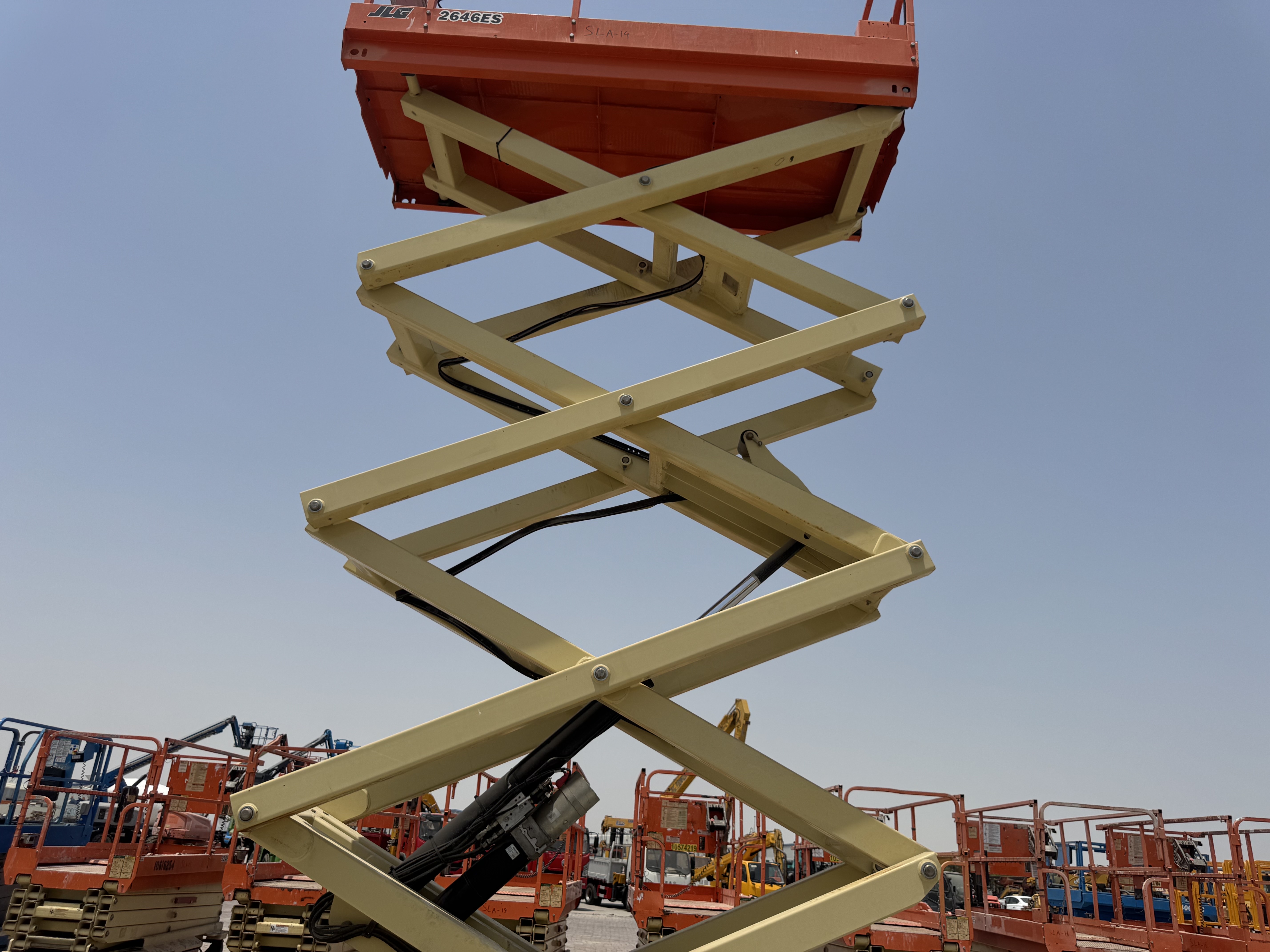 SLA-013-JLG-2646ES-Scissor-lifts-inspection-Structure-Scissor-arms-1