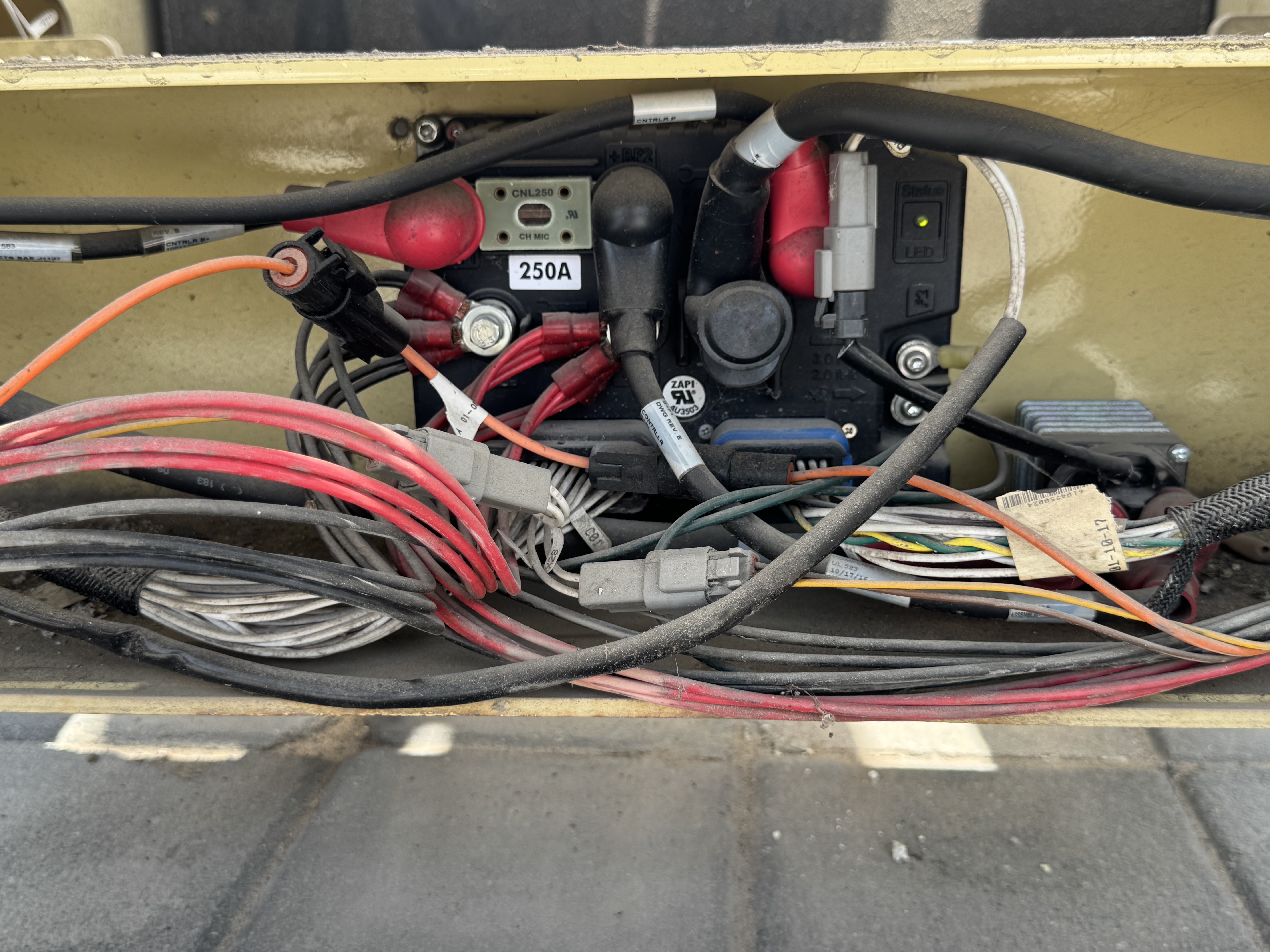 SLA-013-JLG-2646ES-Scissor-lifts-inspection-Electronics-Main-harness-1
