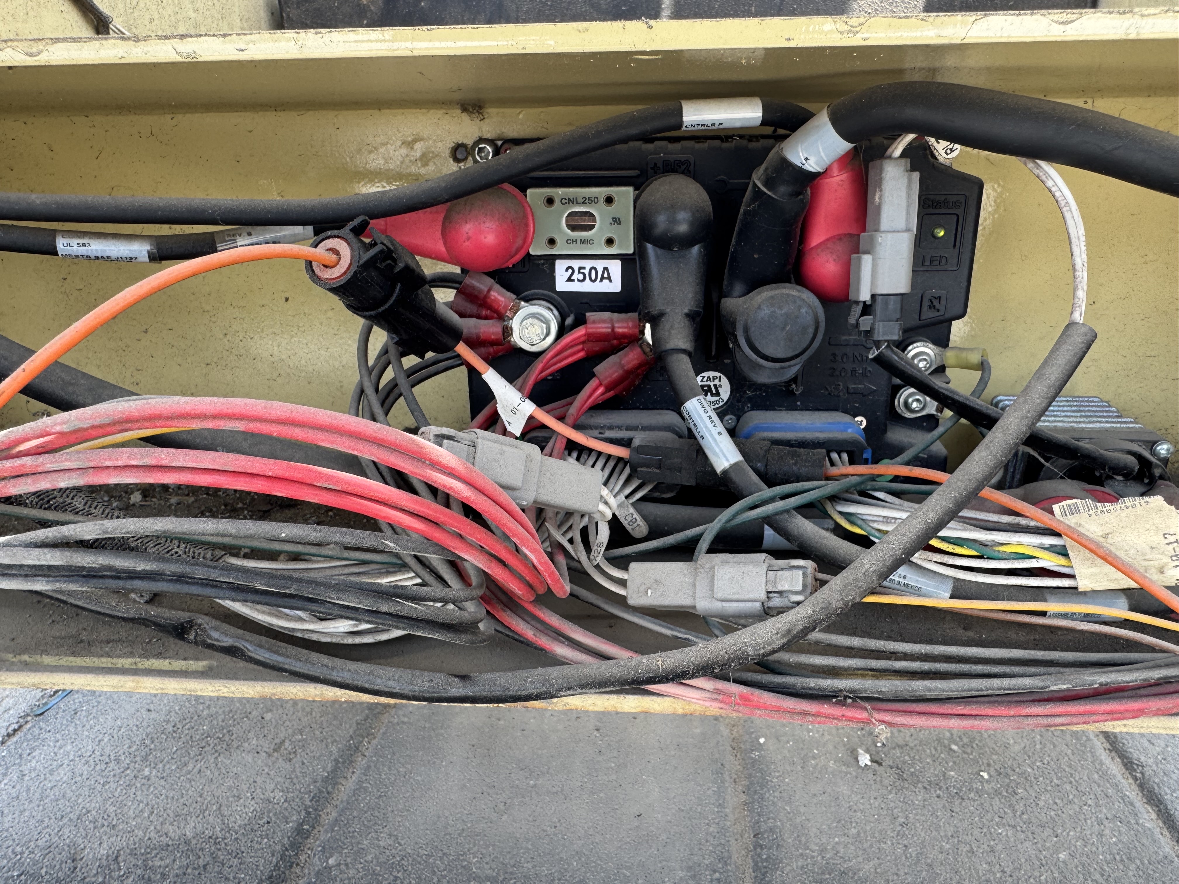 SLA-013-JLG-2646ES-Scissor-lifts-inspection-Electronics-Main-harness-1