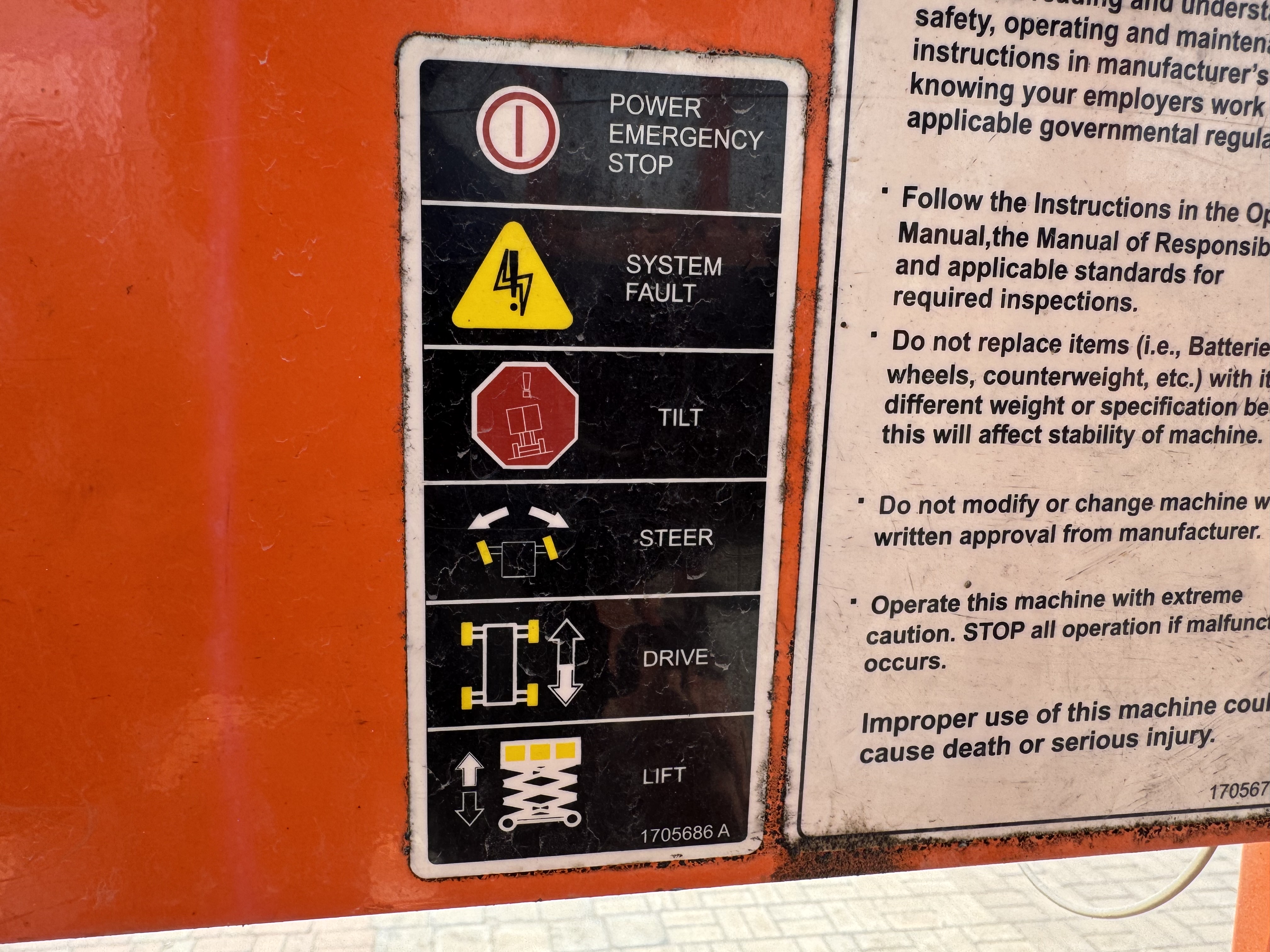 SLA-013-JLG-2646ES-Scissor-lifts-inspection-Electronics-Electronic-instrument-board-1