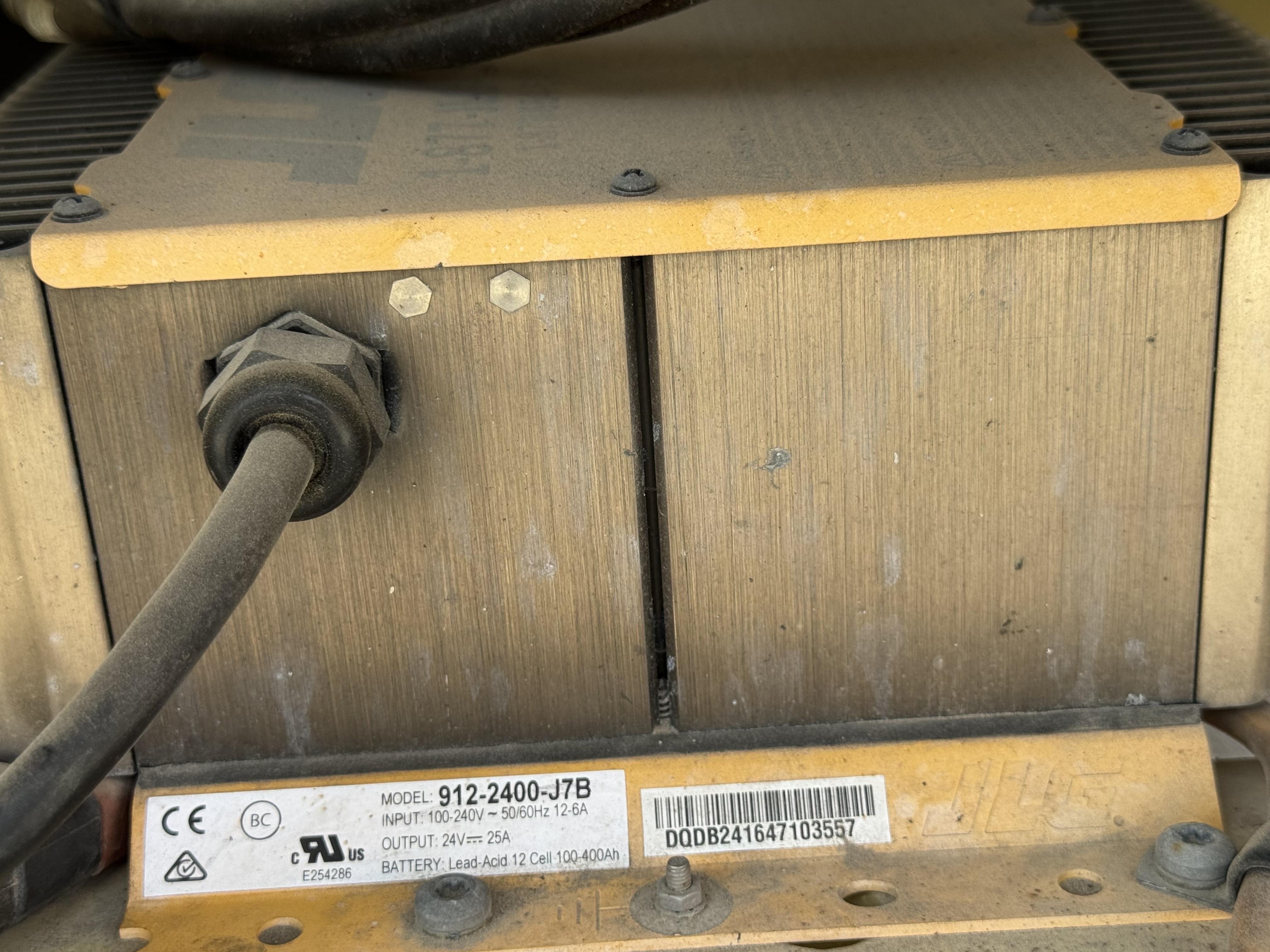 SLA-013-JLG-2646ES-Scissor-lifts-inspection-Electronics-Battery-and-charging-system-1