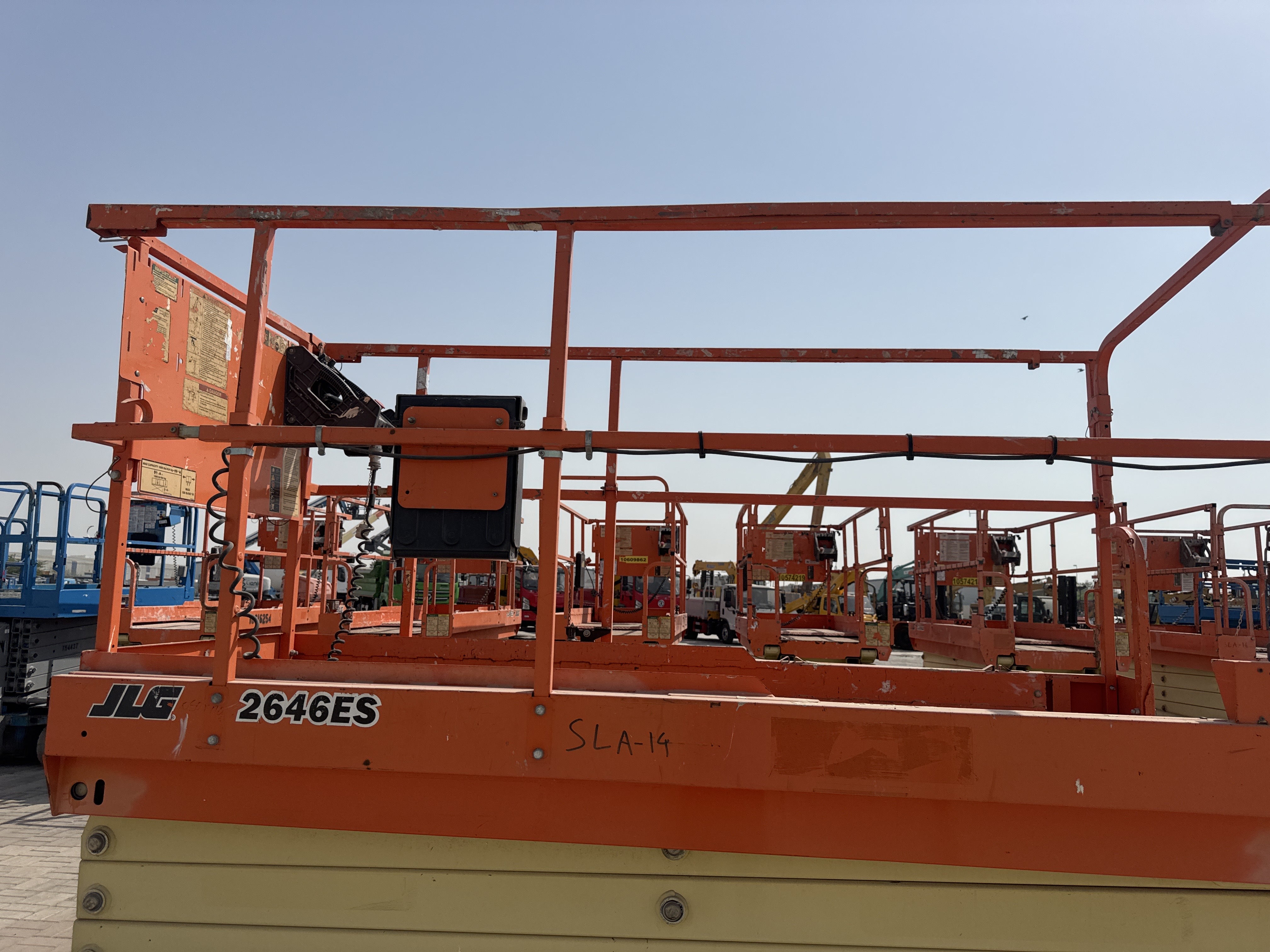 SLA-014-JLG-2646ES-Scissor-lifts-inspection-Structure-Guard-rail-1