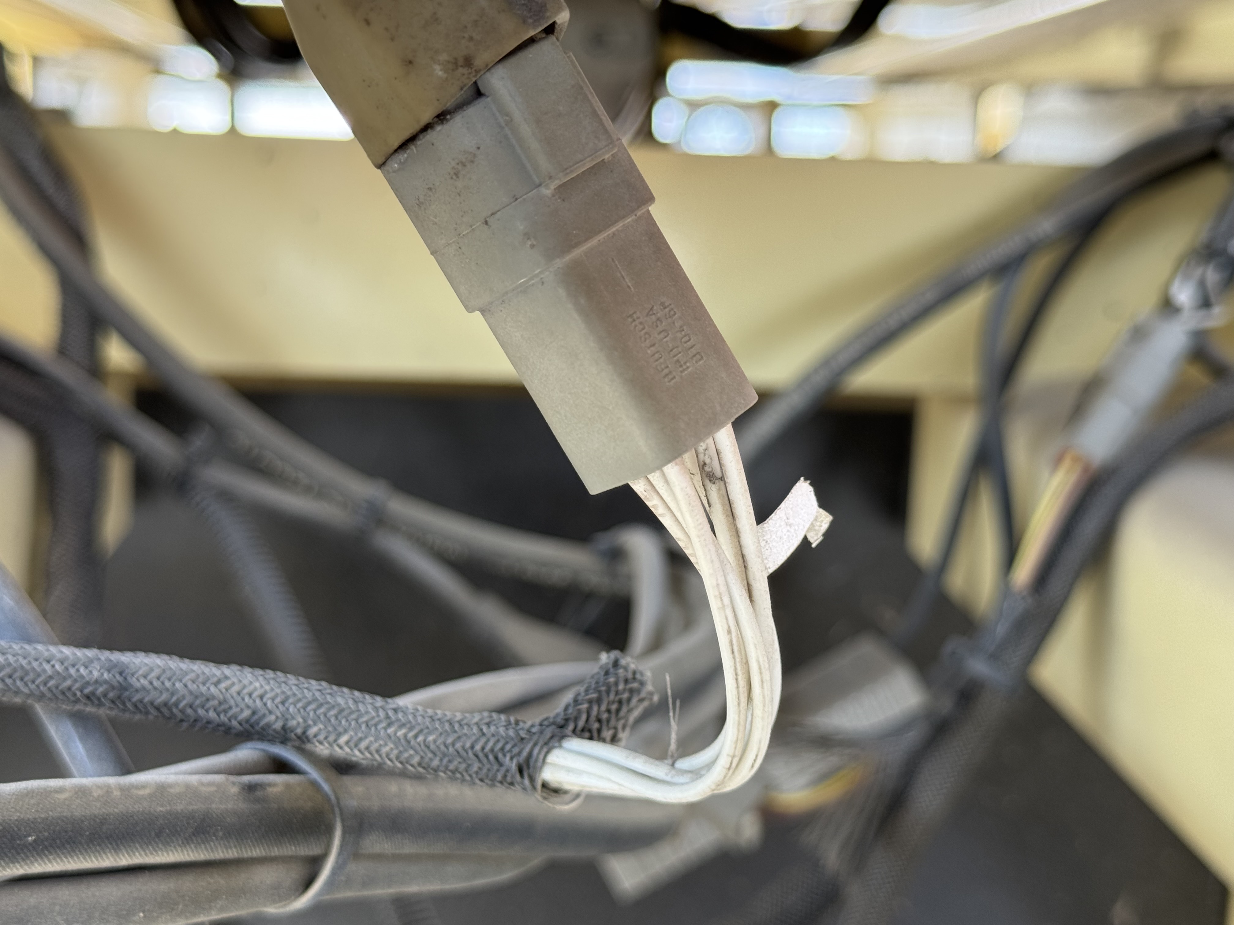 SLA-014-JLG-2646ES-Scissor-lifts-inspection-Electronics-Main-harness-1