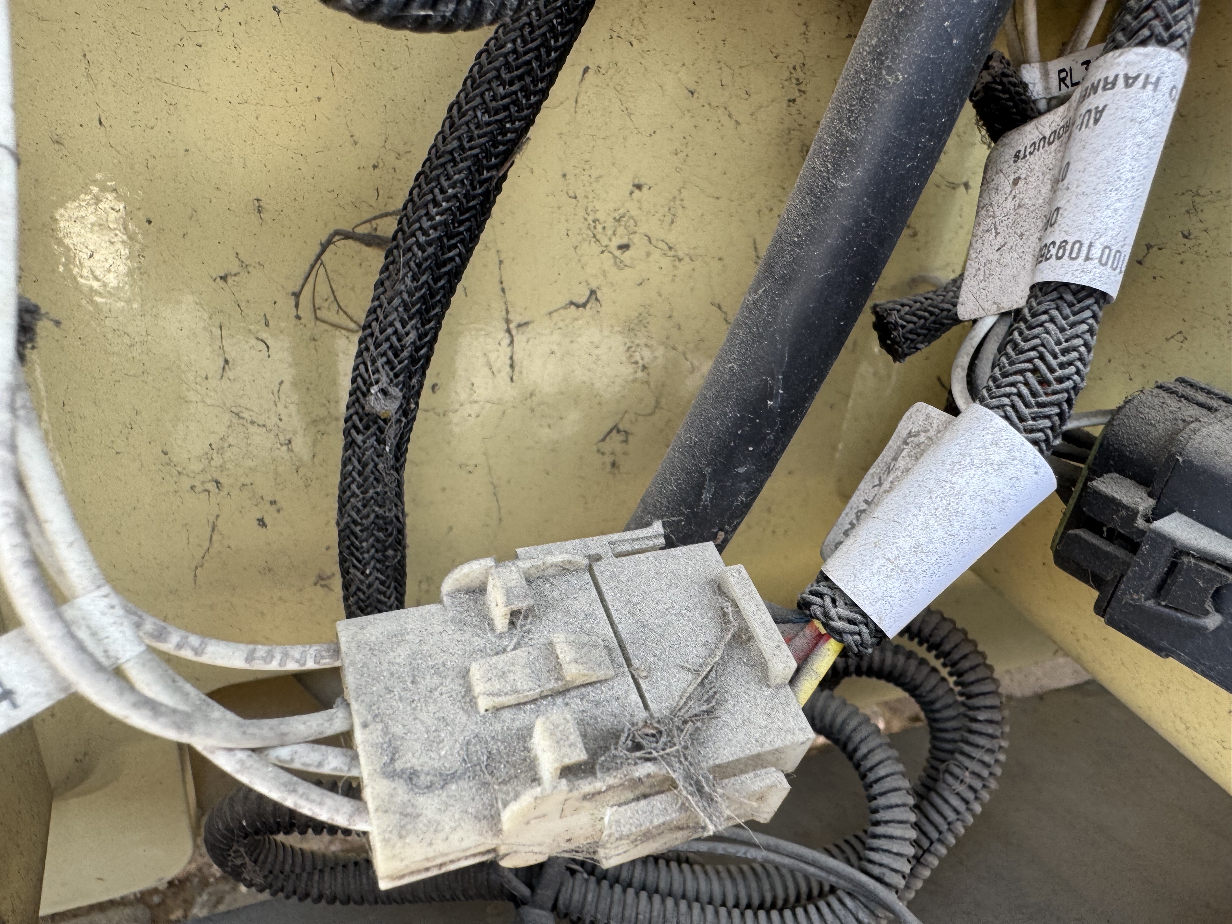 SLA-014-JLG-2646ES-Scissor-lifts-inspection-Electronics-Main-harness-1