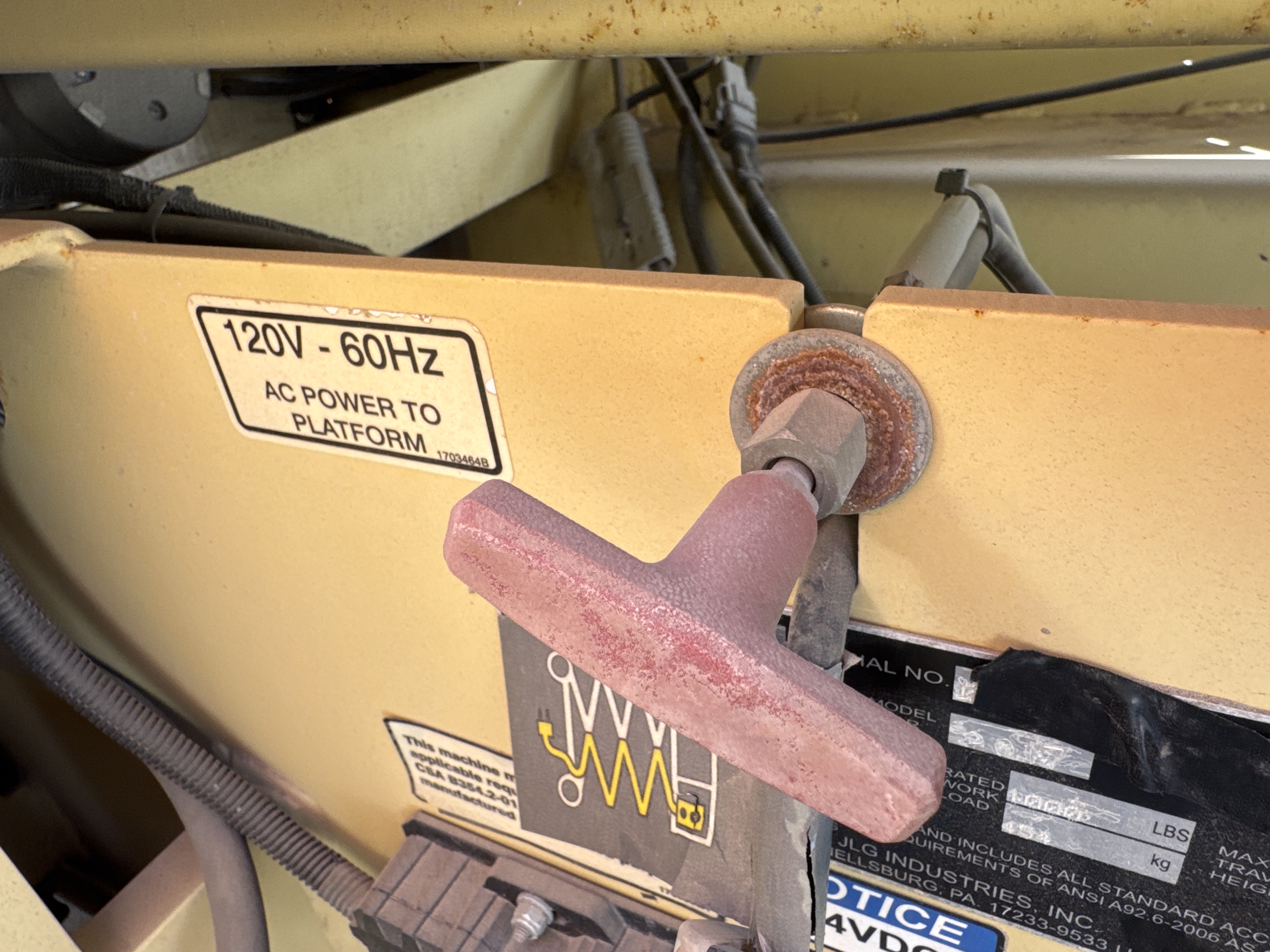SLA-014-JLG-2646ES-Scissor-lifts-inspection-Safety-Emergency-brake-1