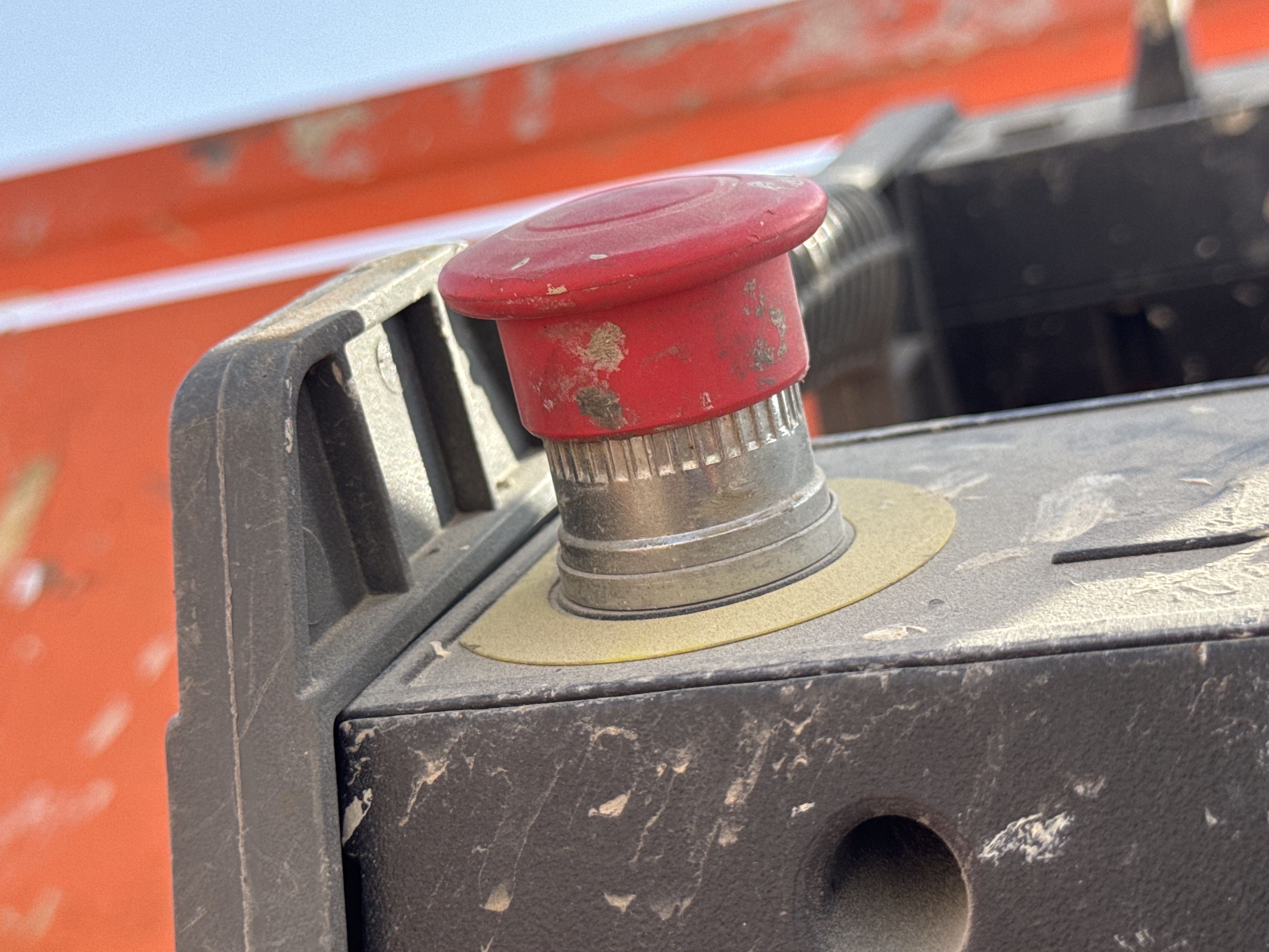 SLA-014-JLG-2646ES-Scissor-lifts-inspection-Safety-Emergency-brake-1