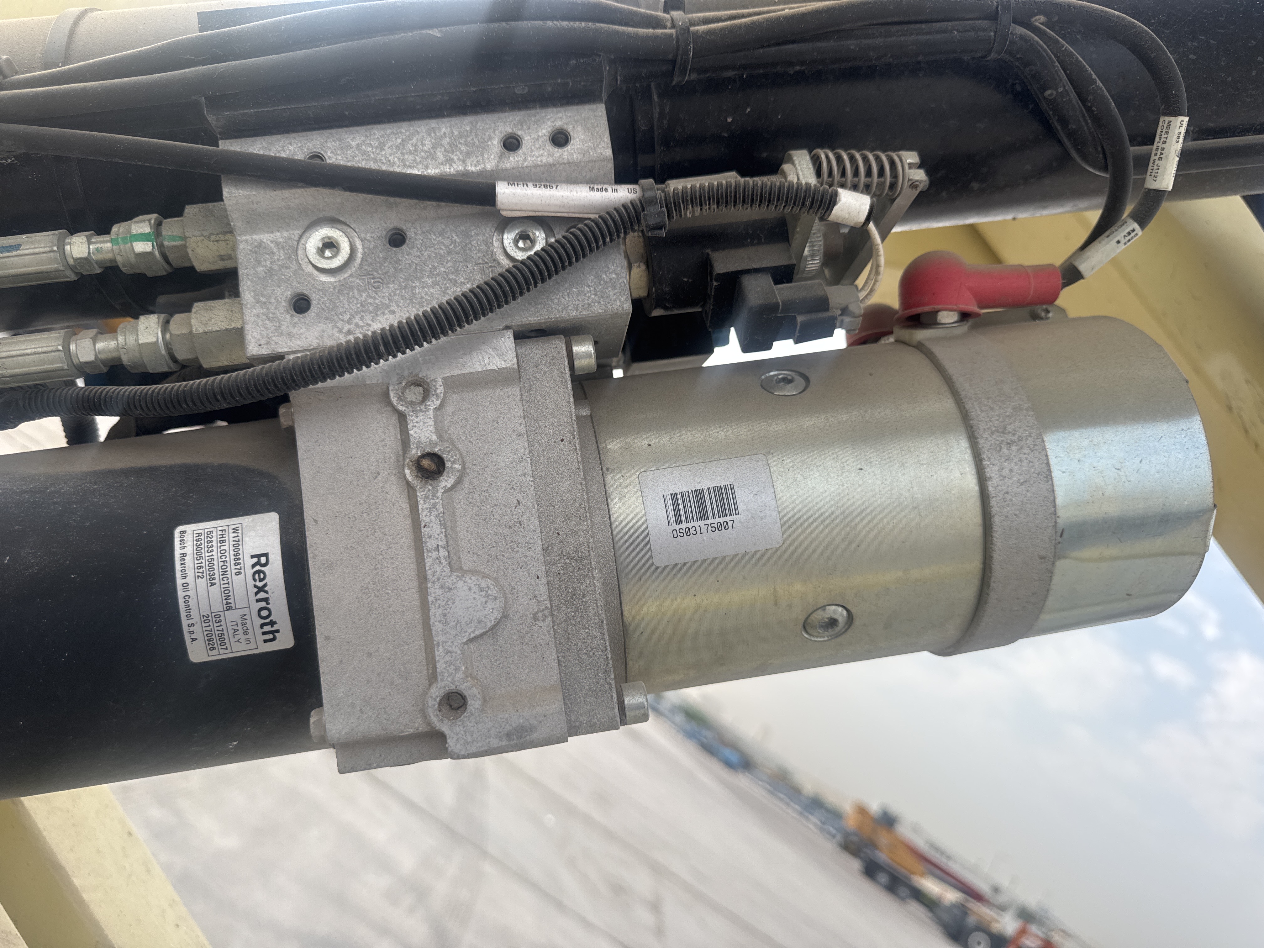 SLA-015-JLG-2646ES-Scissor-lifts-inspection-Hydraulics-Hydraulic-pump-1
