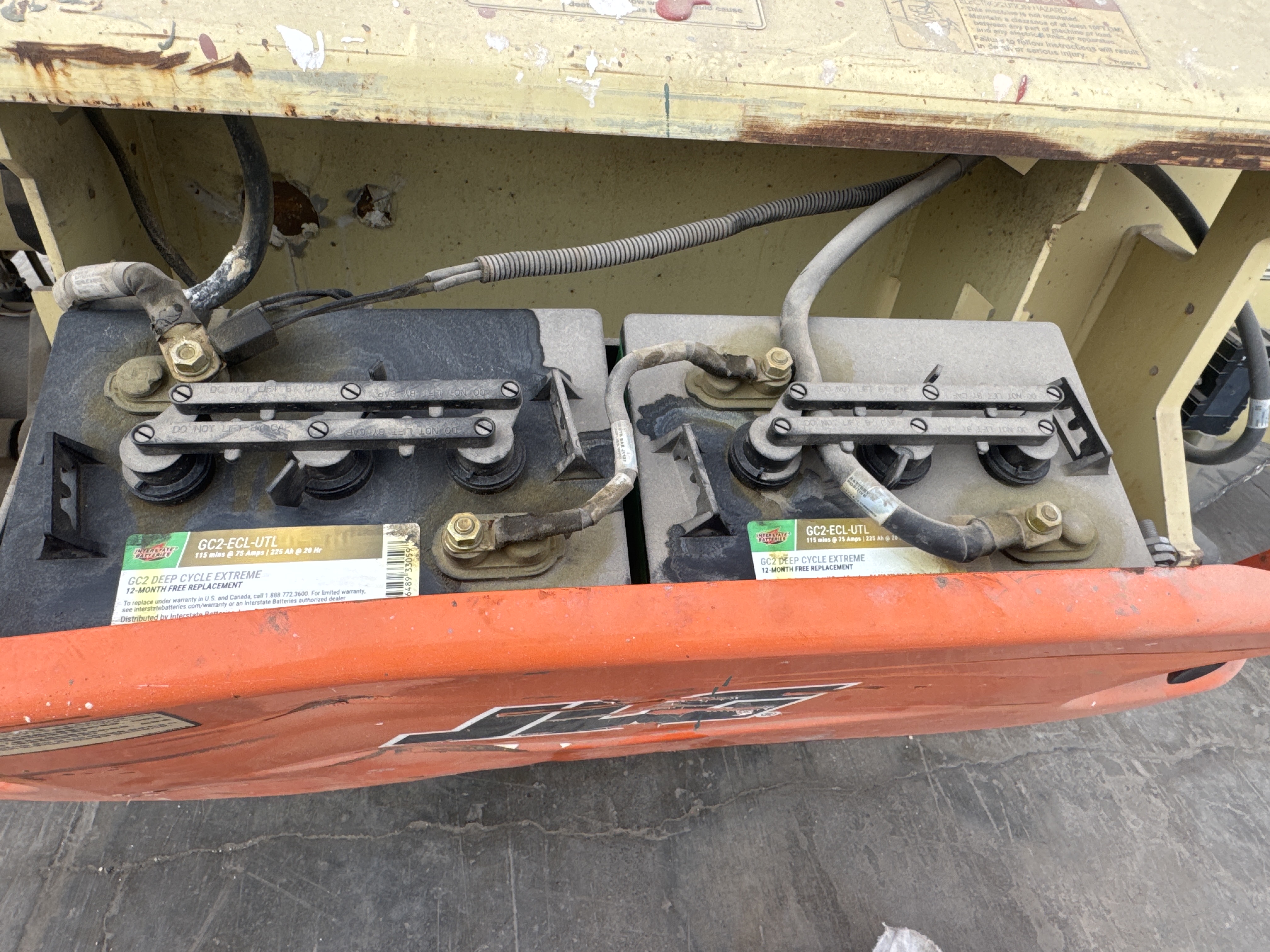 SLA-015-JLG-2646ES-Scissor-lifts-inspection-Electronics-Battery-1