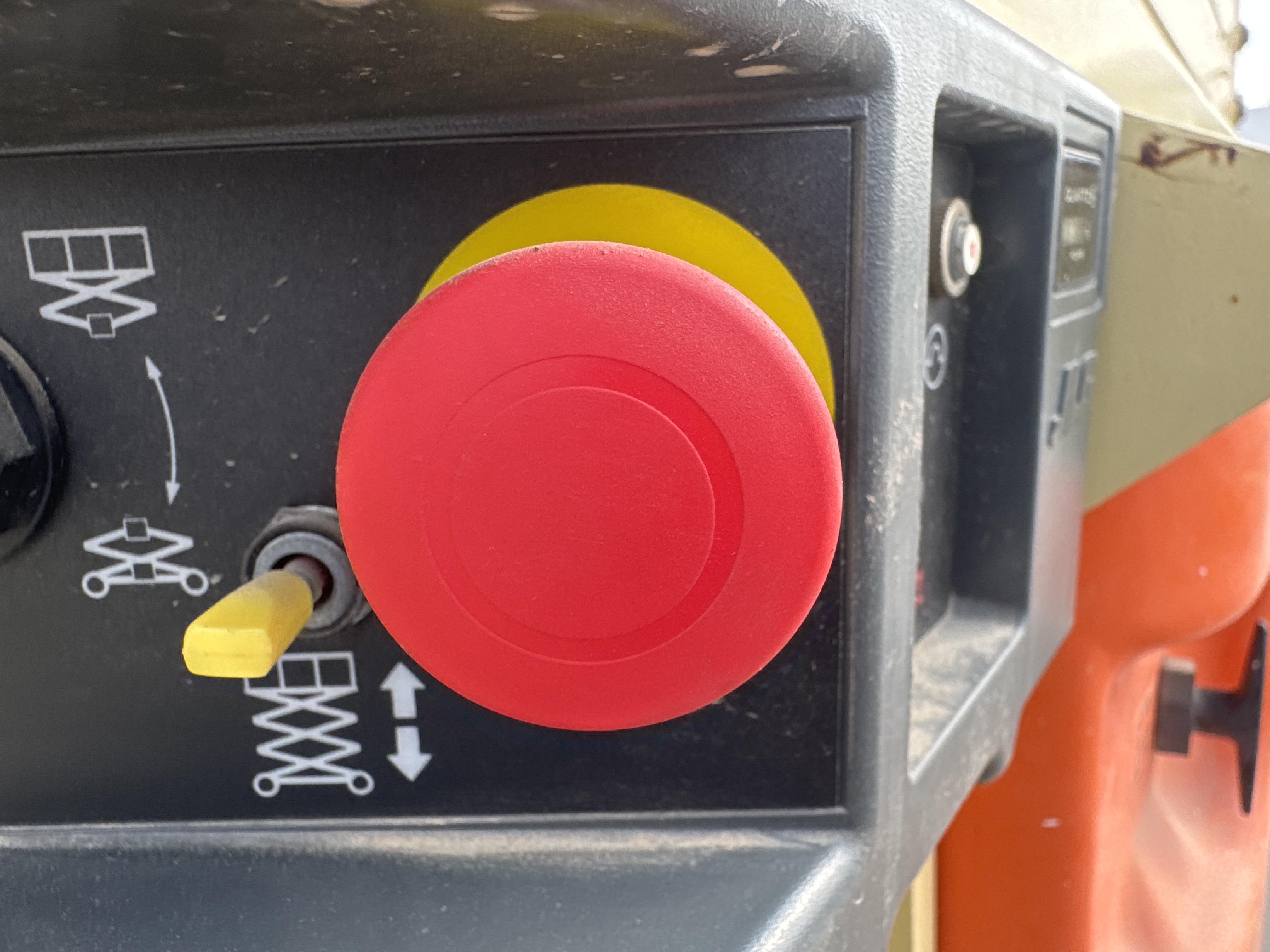 SLA-015-JLG-2646ES-Scissor-lifts-inspection-Safety-Emergency-brake-1