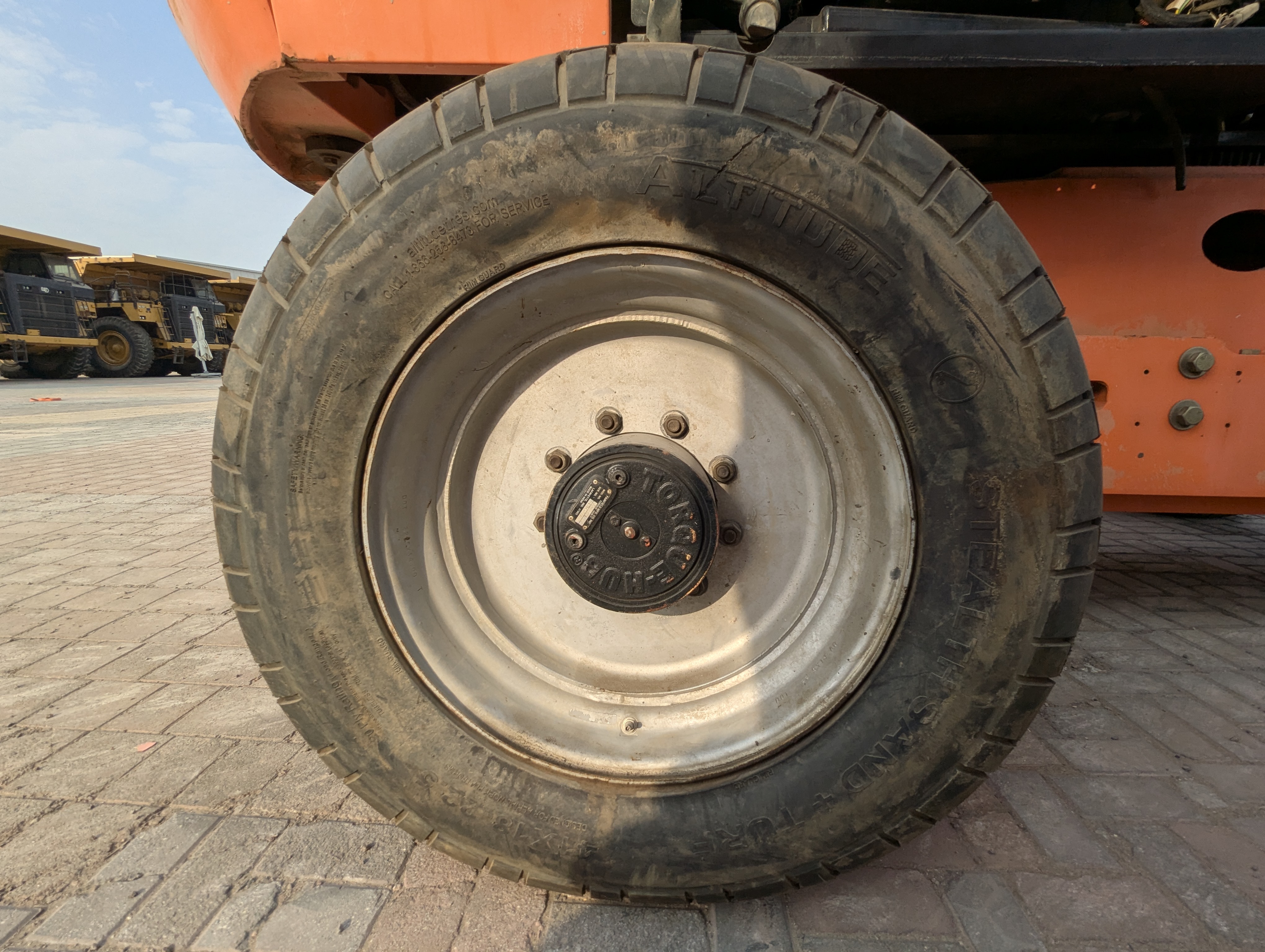 BLA-011-جي-إل-جي-600S-رافعات-ذراع-فحص-الهيكل-الإطار-الخلفي-الأيمن-/-محور-العجلة---الحالة-1