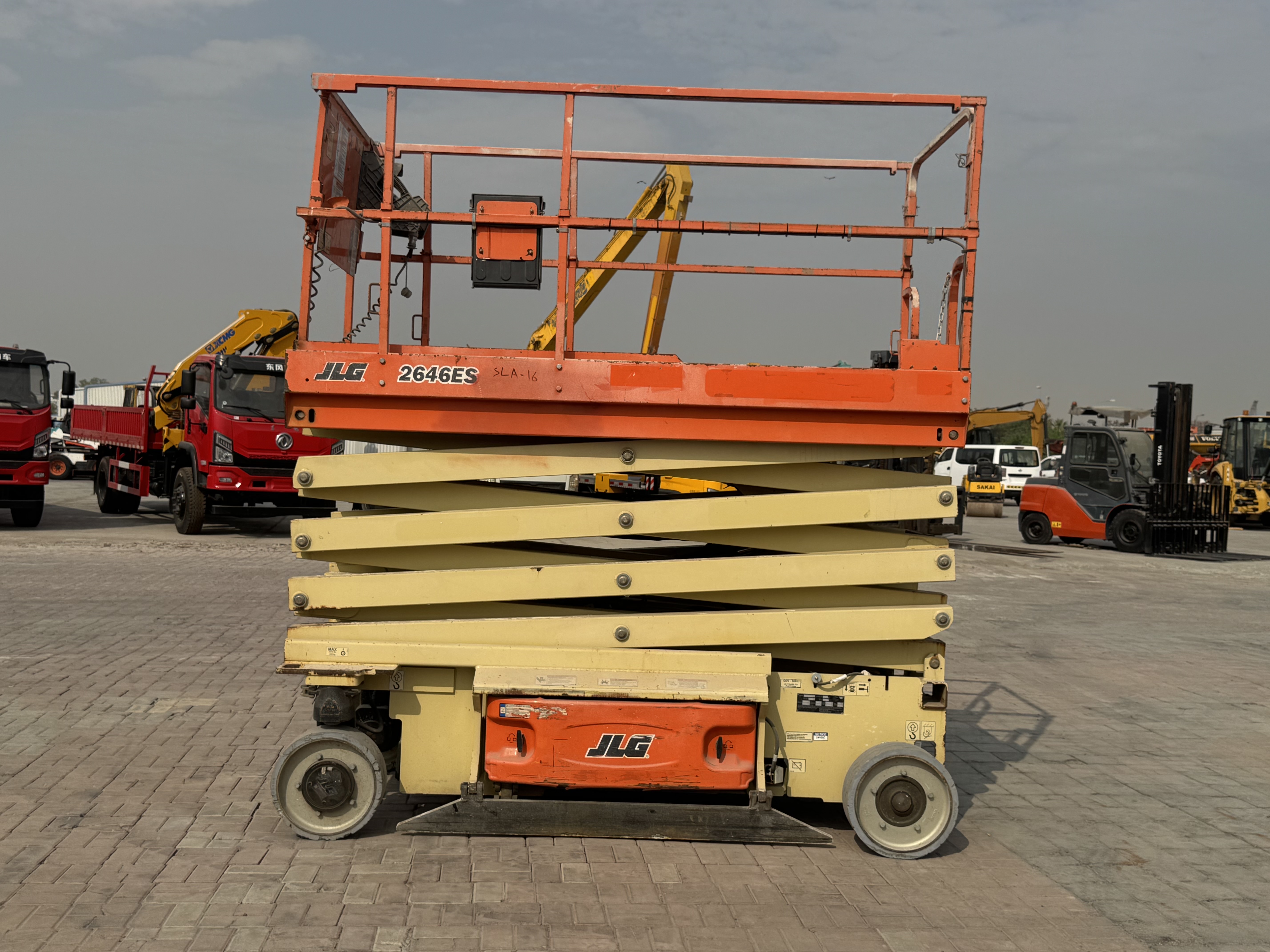 SLA-016-JLG-2646ES-Scissor-lifts-inspection-Structure-Paint-1