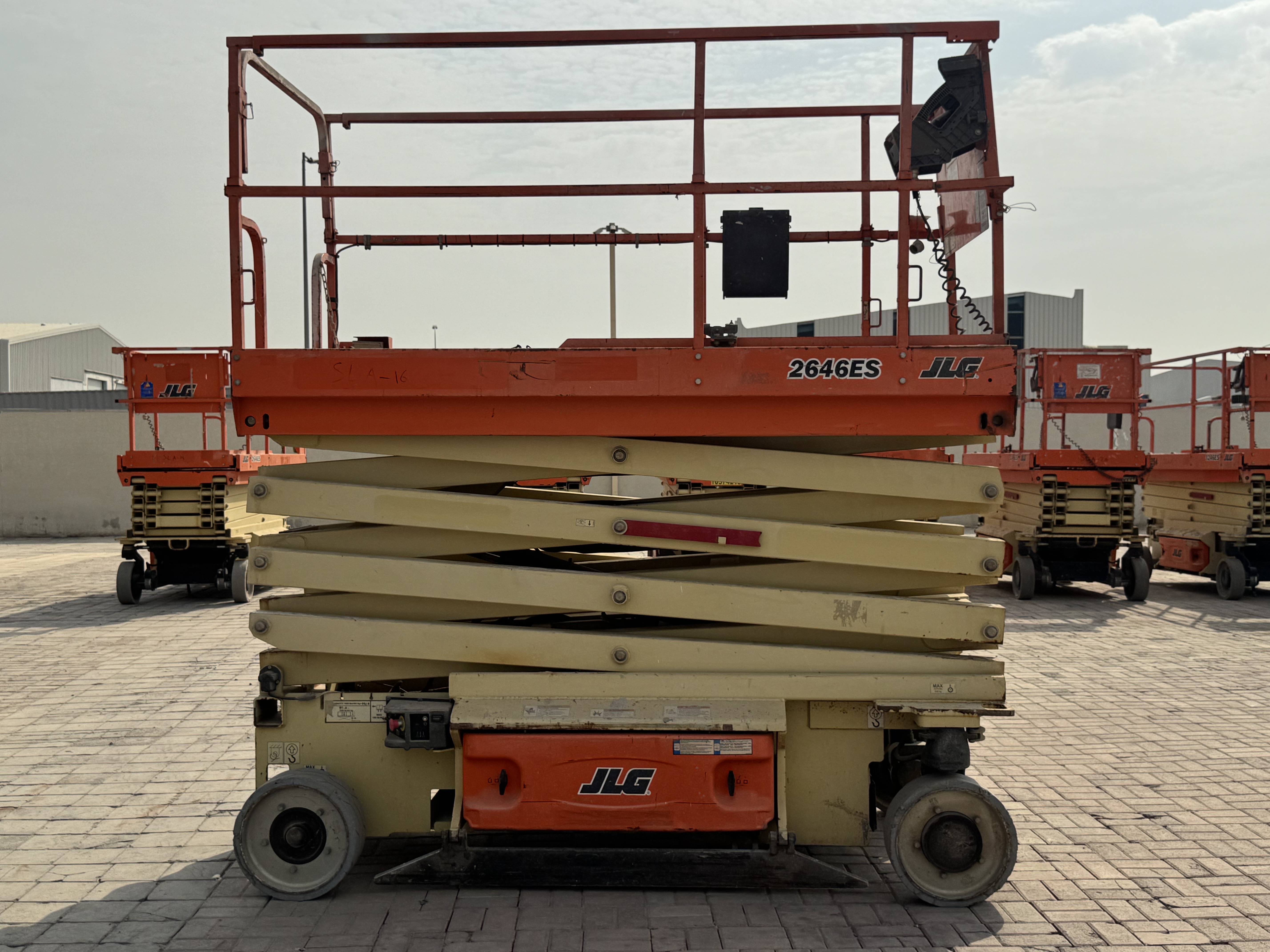 SLA-016-JLG-2646ES-Scissor-lifts-inspection-Structure-Paint-1