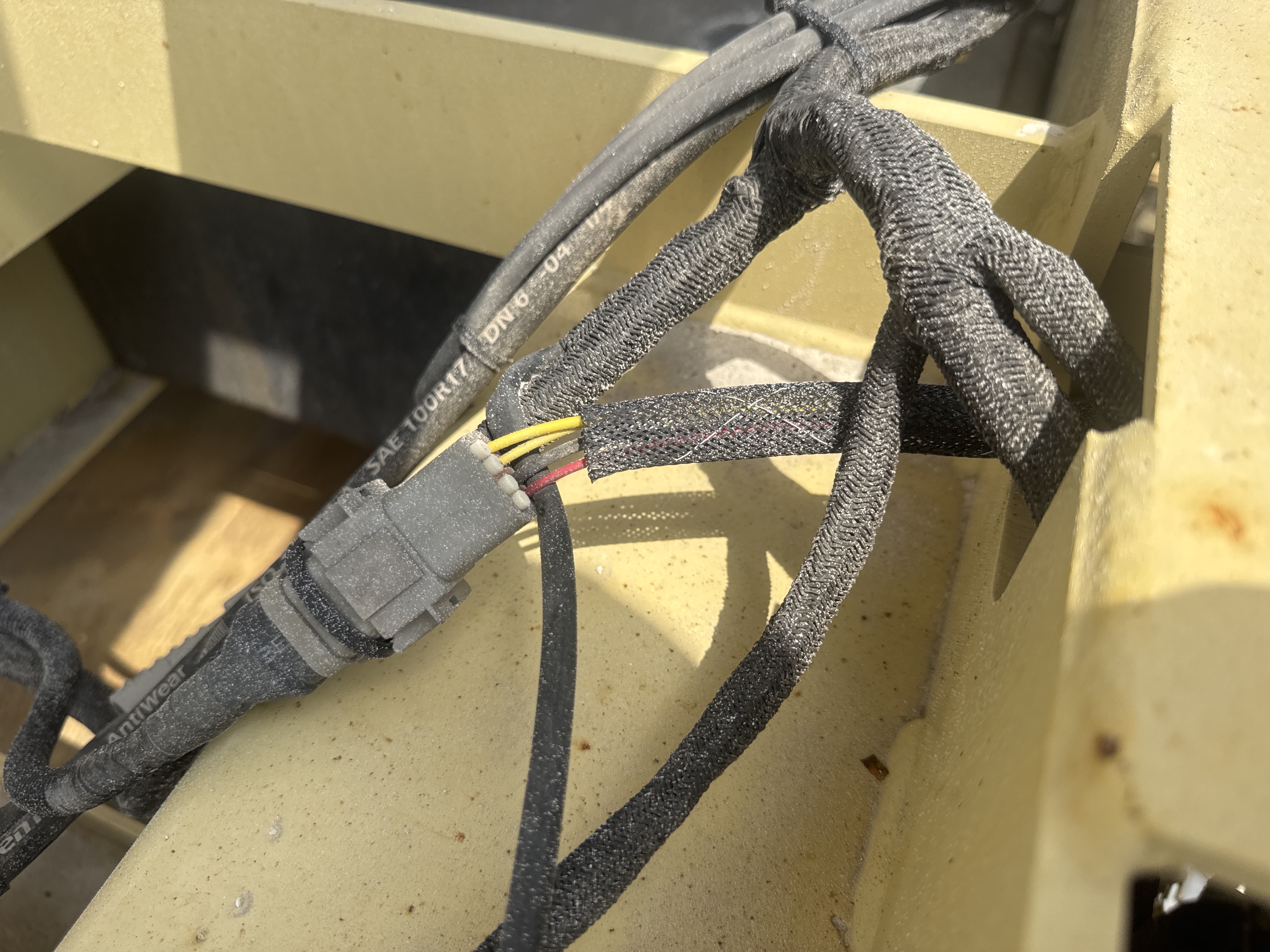 SLA-016-JLG-2646ES-Scissor-lifts-inspection-Electronics-Main-harness-1