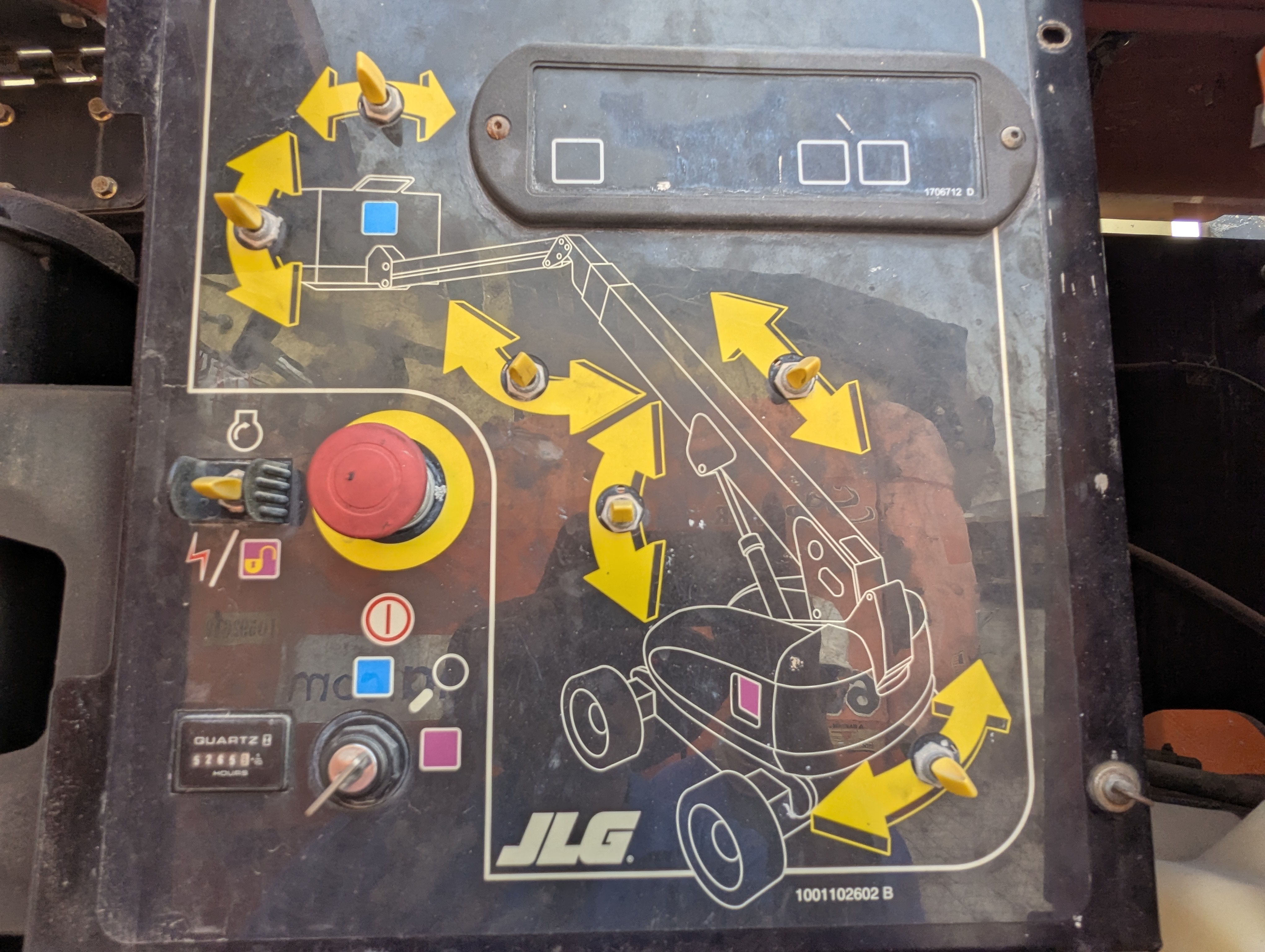 BLA-013-JLG-860SJ-Boom-lifts-inspection-Cabin-Ground-control-1