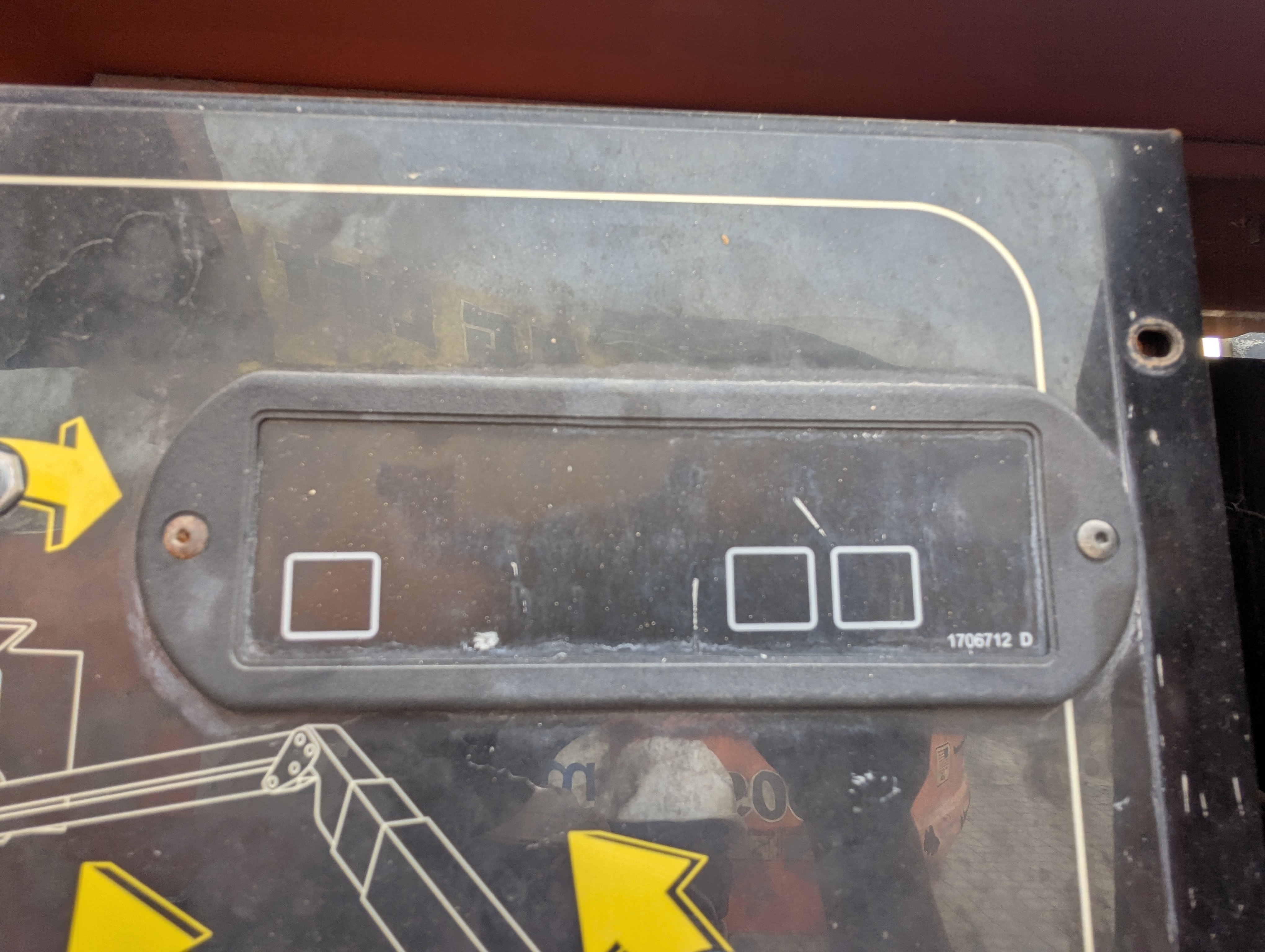 BLA-013-JLG-860SJ-Boom-lifts-inspection-Cabin-Instrument-cluster-1