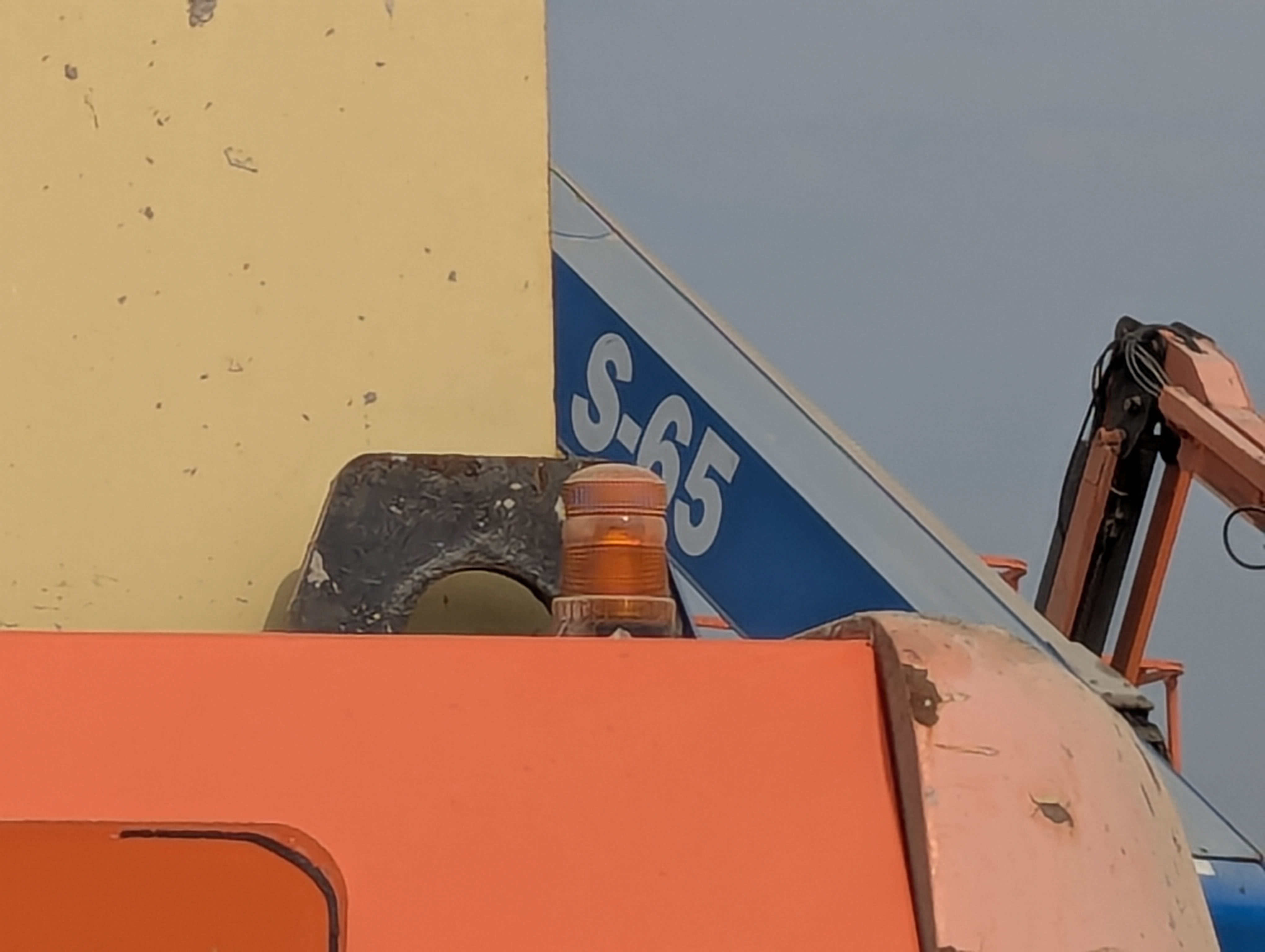 BLA-013-JLG-860SJ-Boom-lifts-inspection-Electronic-Lights-and-signals-1
