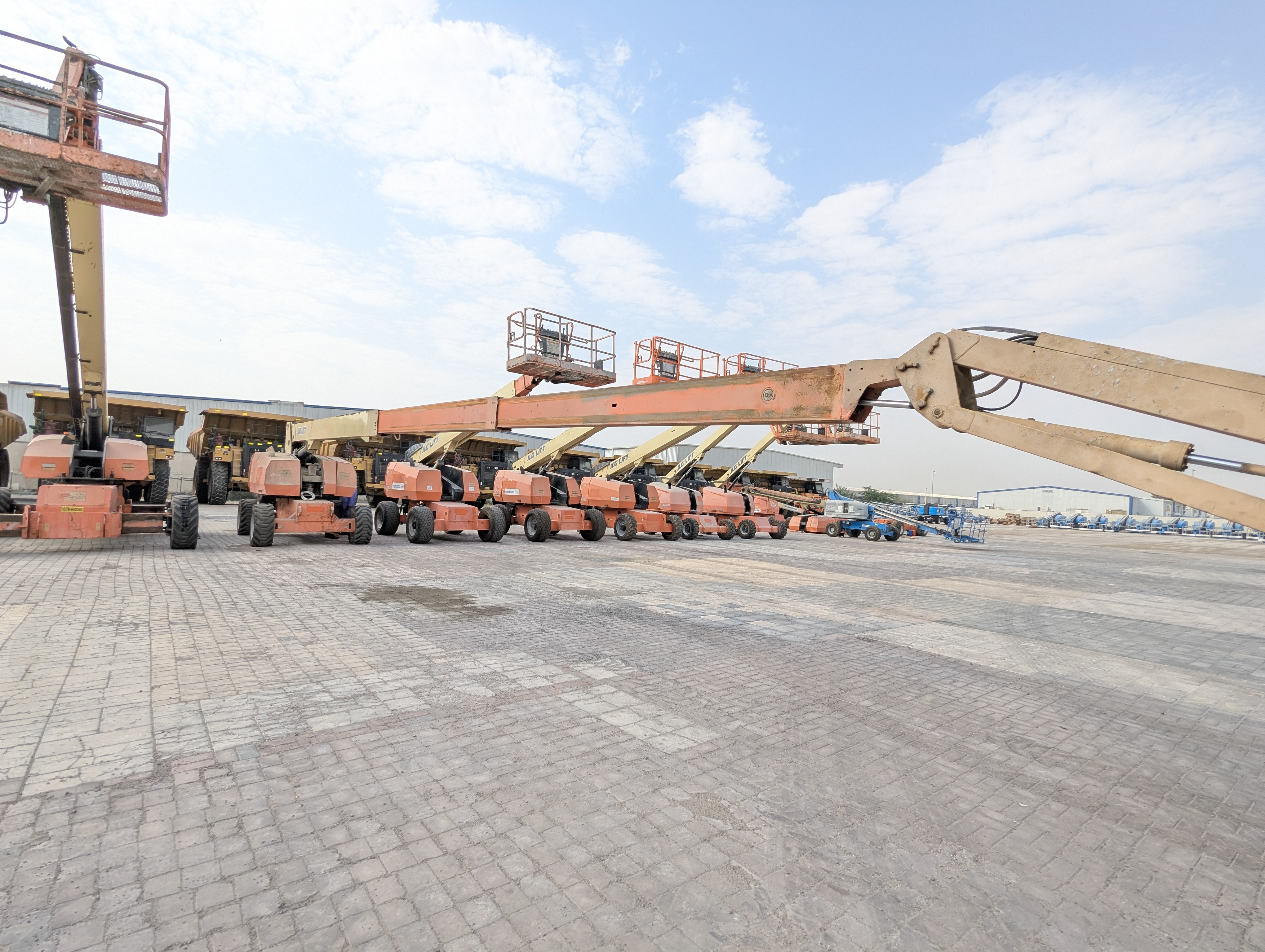 BLA-013-JLG-860SJ-Boom-lifts-inspection-Chassis-Telescopic-boom-1
