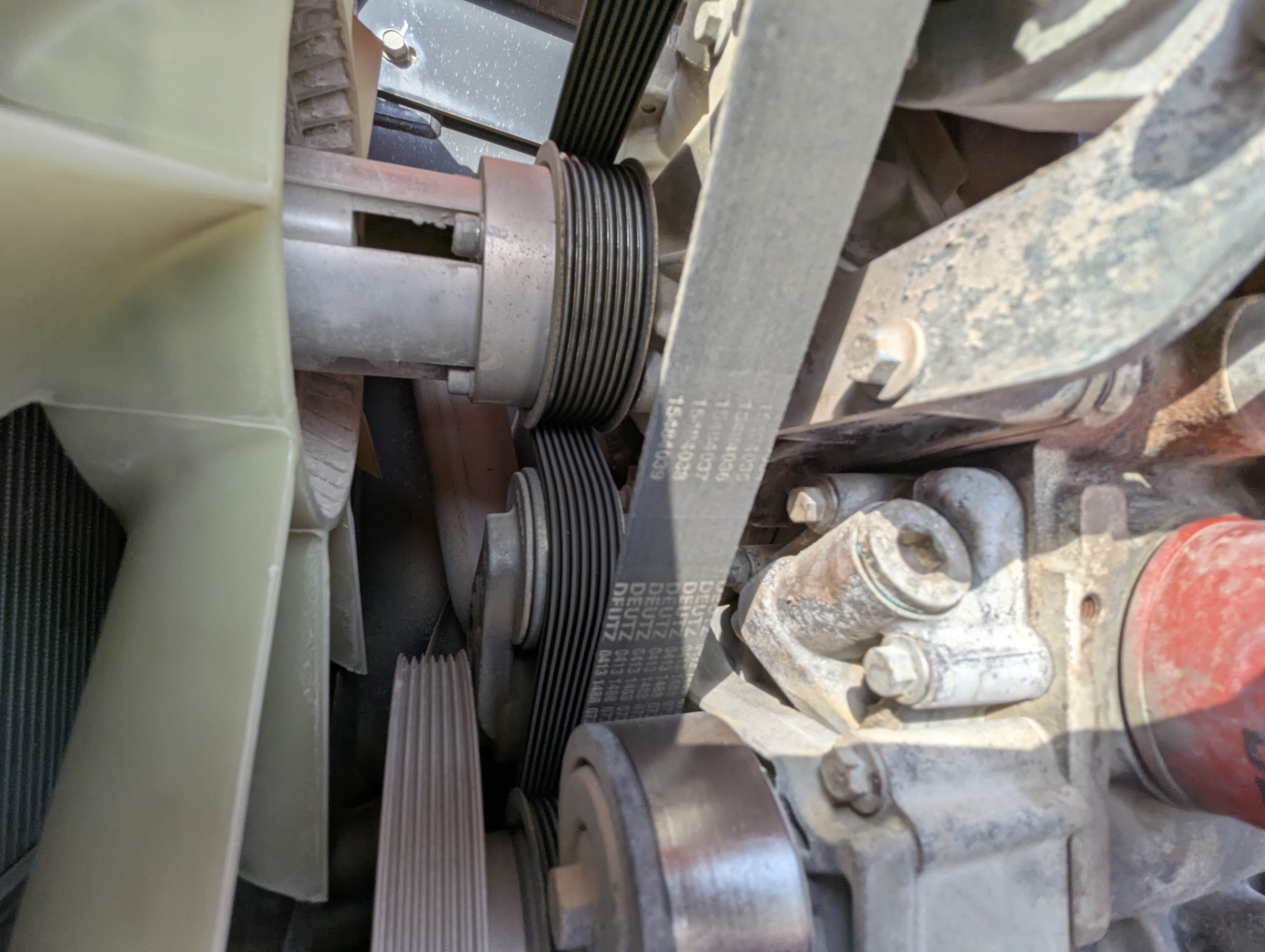 BLA-013-JLG-860SJ-Boom-lifts-inspection-Engine-Belts-1