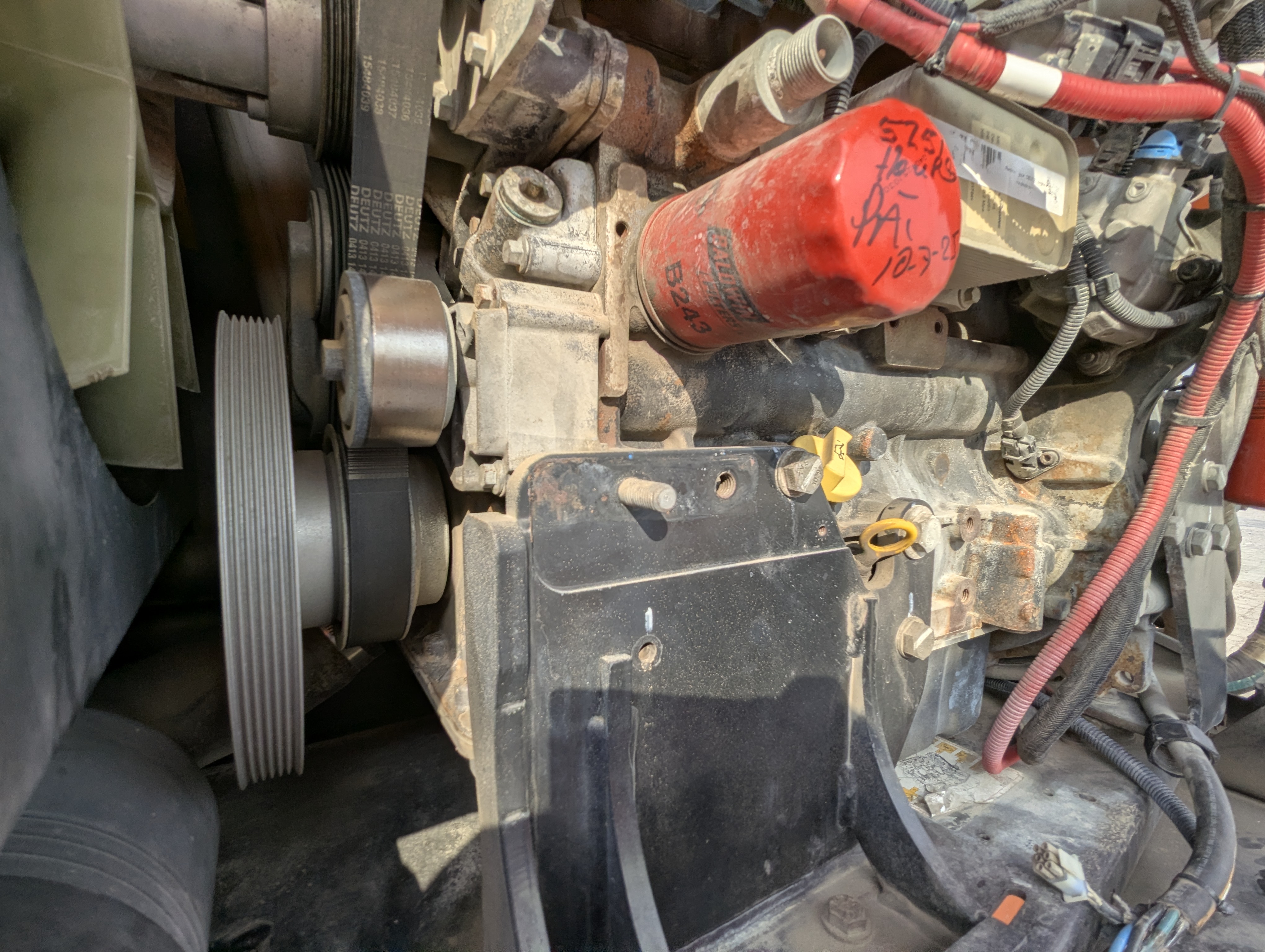 BLA-013-JLG-860SJ-Boom-lifts-inspection-Engine-Engine-oil-leaks-1