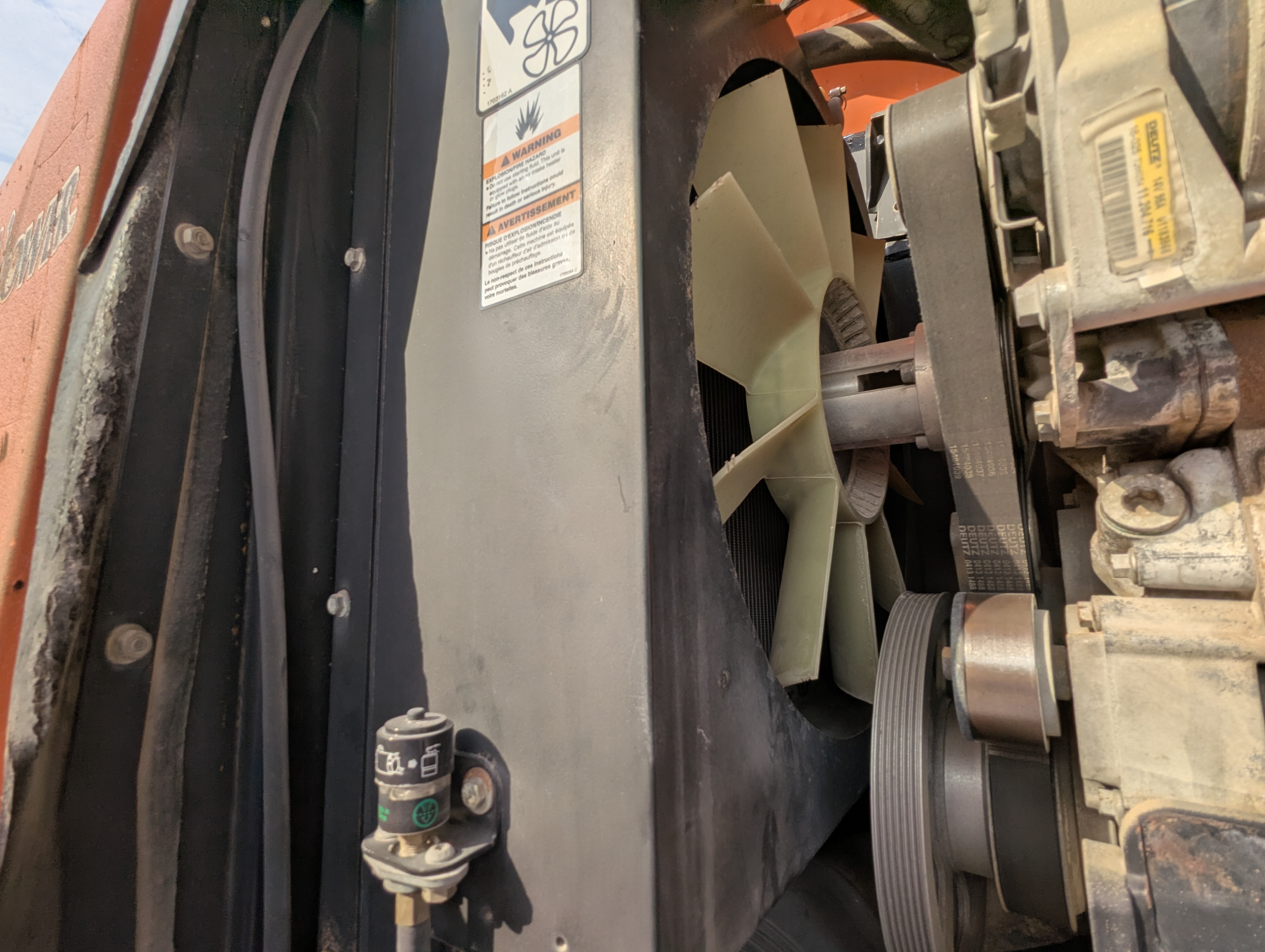 BLA-013-JLG-860SJ-Boom-lifts-inspection-Engine-Cooling-fan-and-fan-guard-1