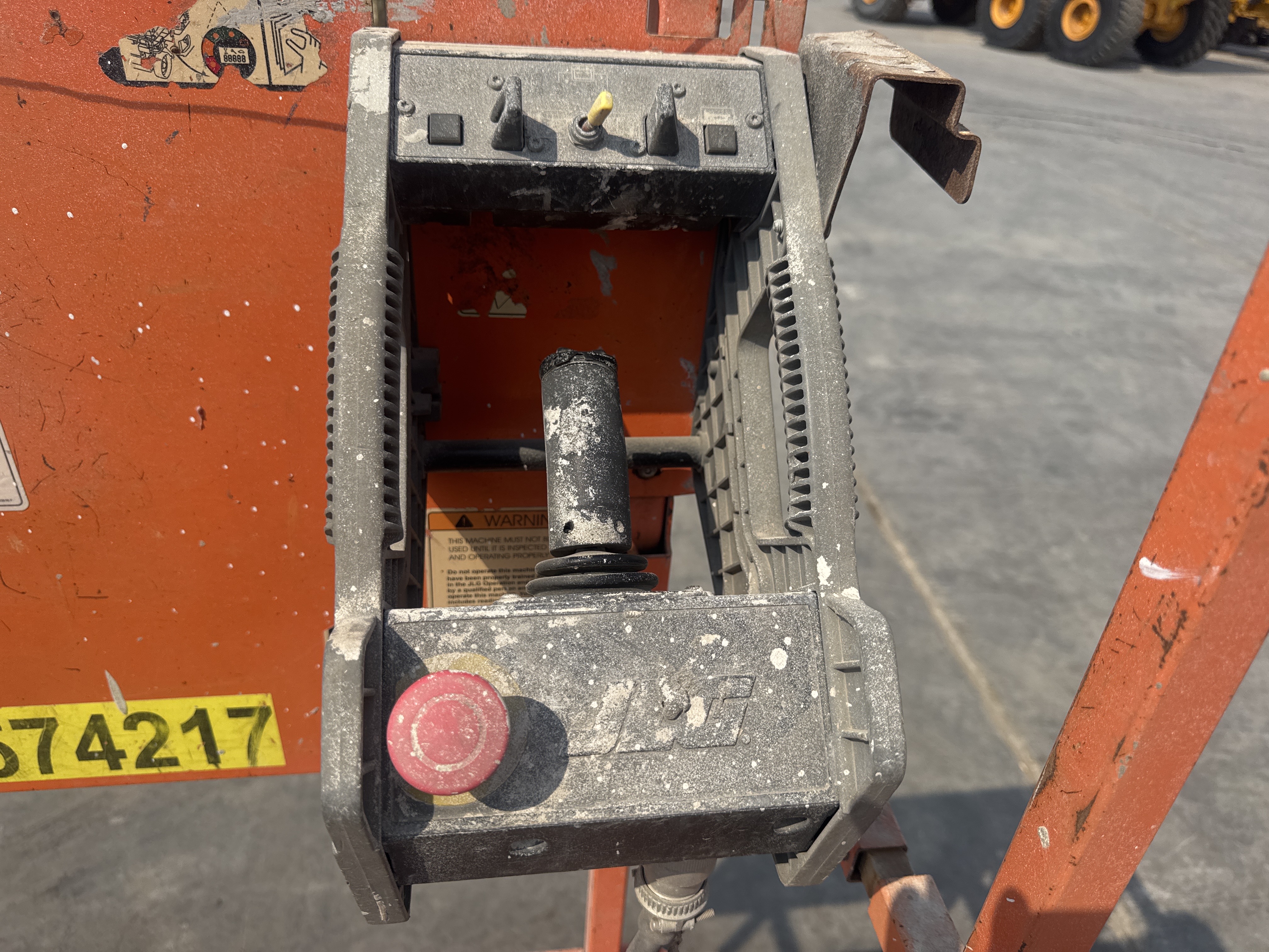 SLA-017-JLG-3246ES-Scissor-lifts-inspection-Cabin-Platform-control-1