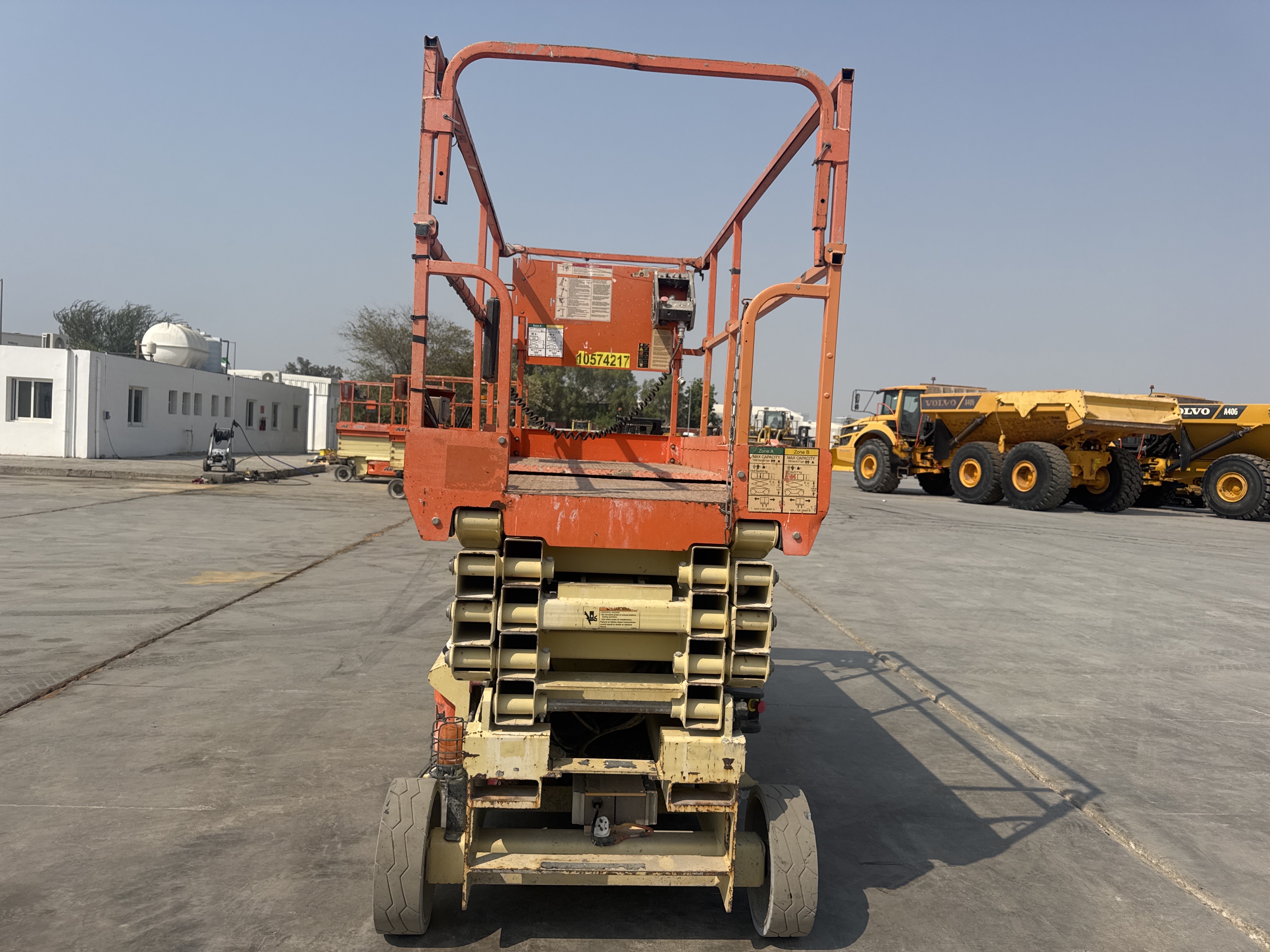 SLA-017-JLG-3246ES-Scissor-lifts-inspection-Structure-Paint-1