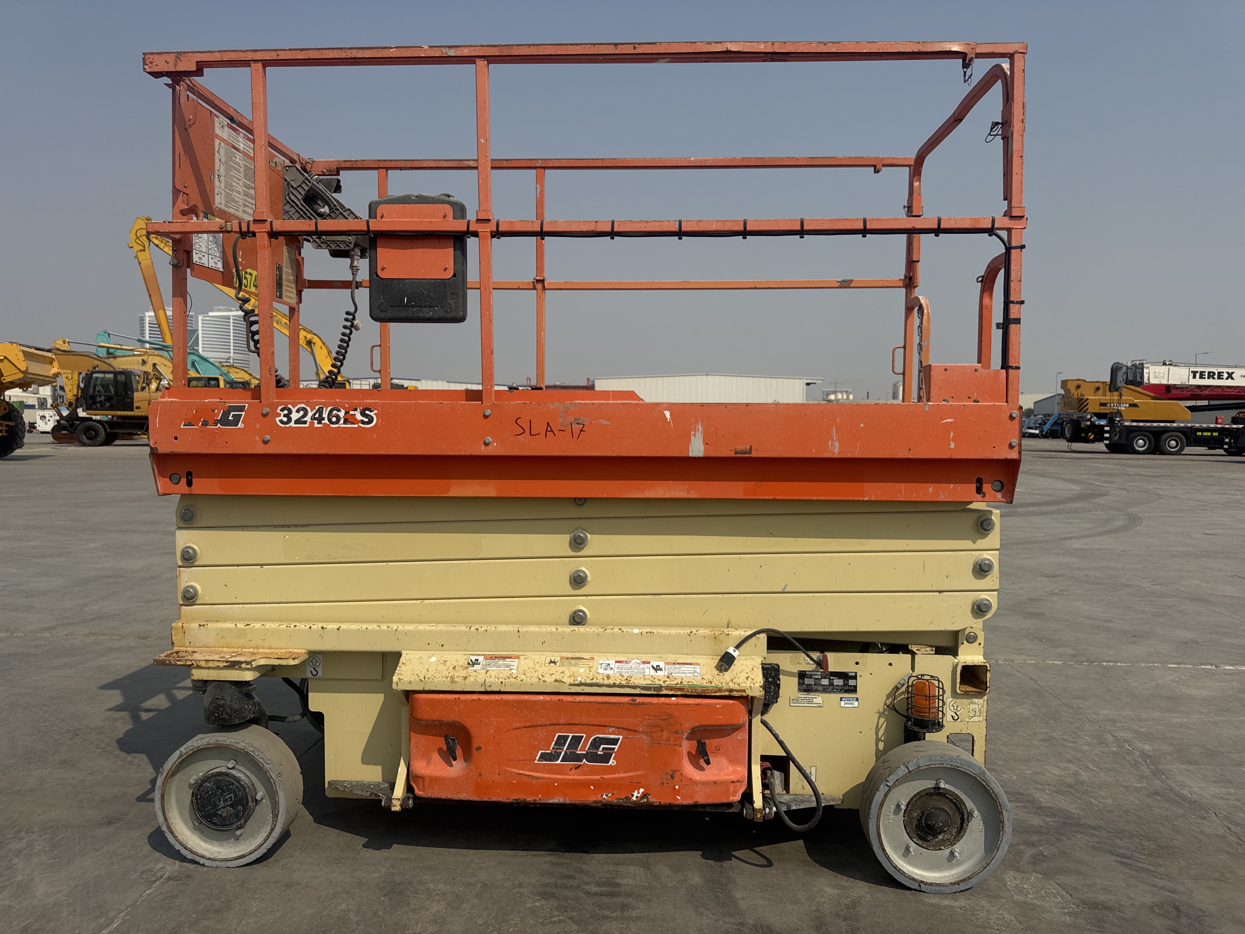SLA-017-JLG-3246ES-Scissor-lifts-inspection-Structure-Paint-1