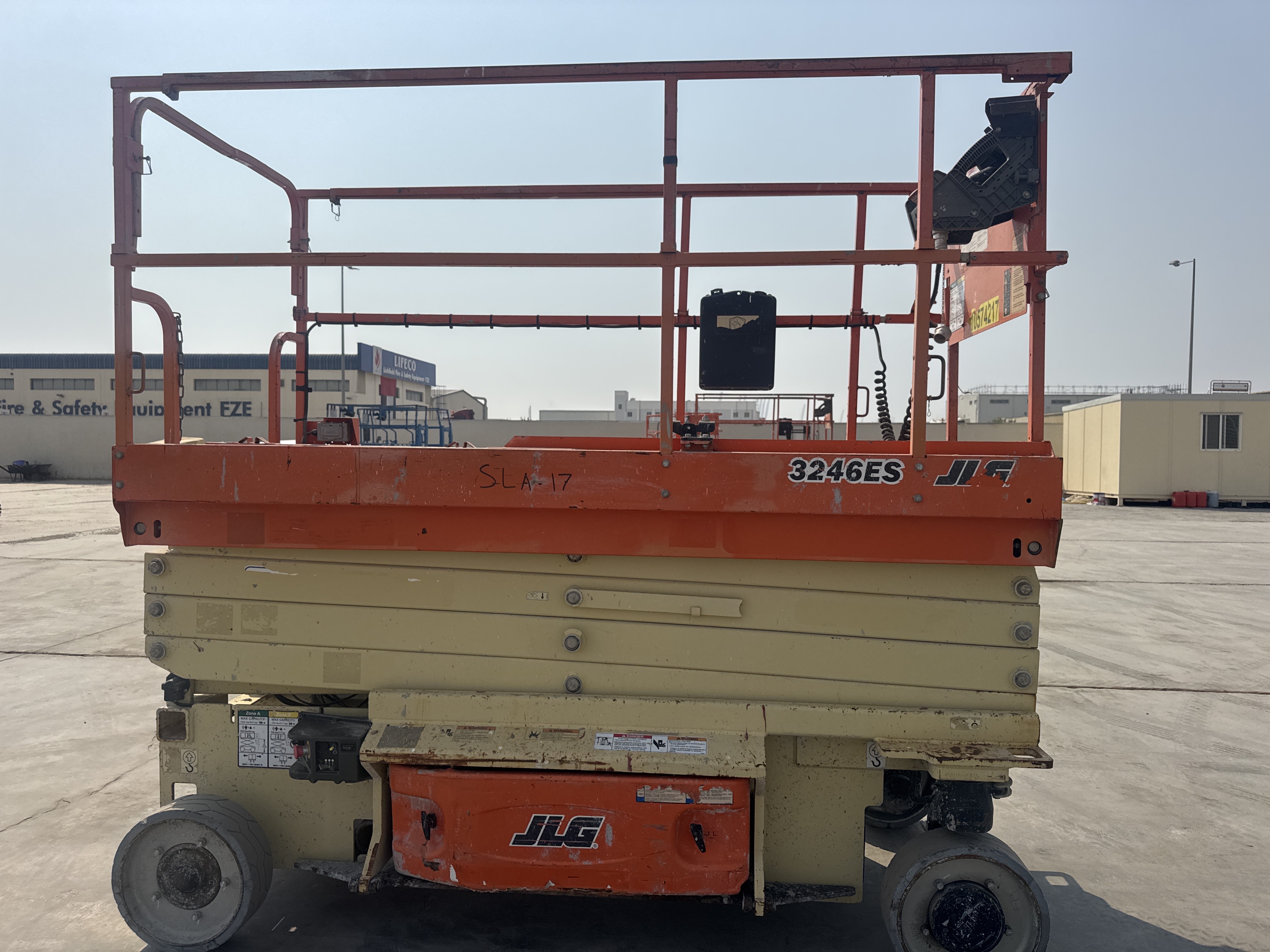 SLA-017-JLG-3246ES-Scissor-lifts-inspection-Structure-Paint-1
