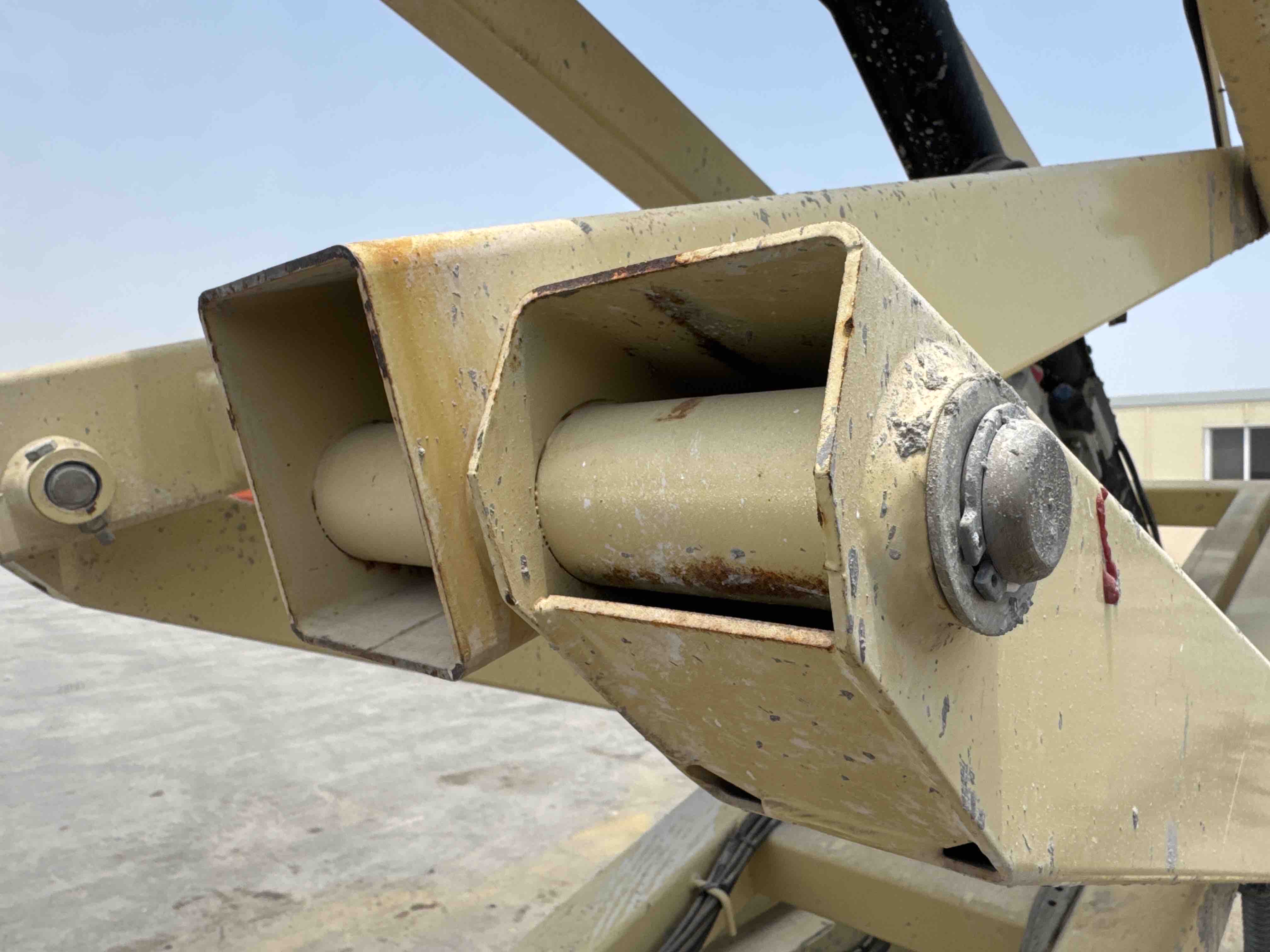 SLA-017-JLG-3246ES-Scissor-lifts-inspection-Hydraulics-Hydraulic-pins-/-locks-1